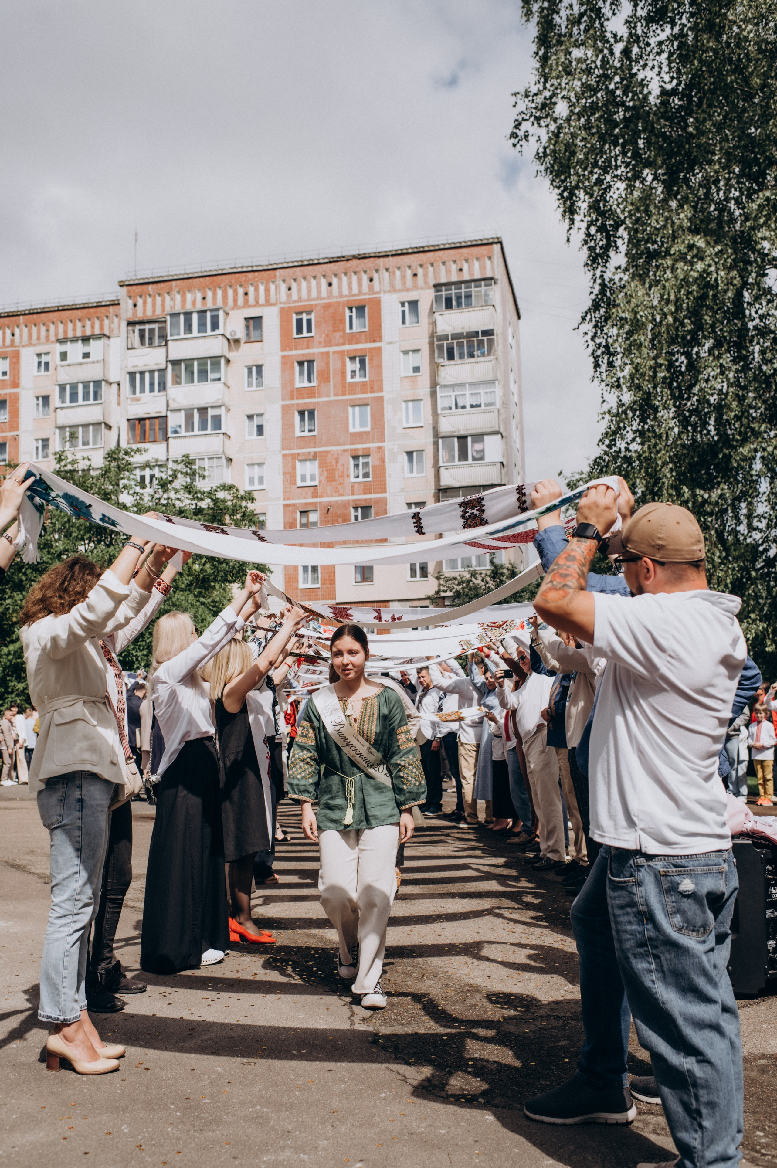 Фотосесія останнього дзвоника, фотосесія випускників Тернопіль, випускний 2024. Сімейний, дитячий та індивідуальний фотограф в м. Тернопіль, м. Львів