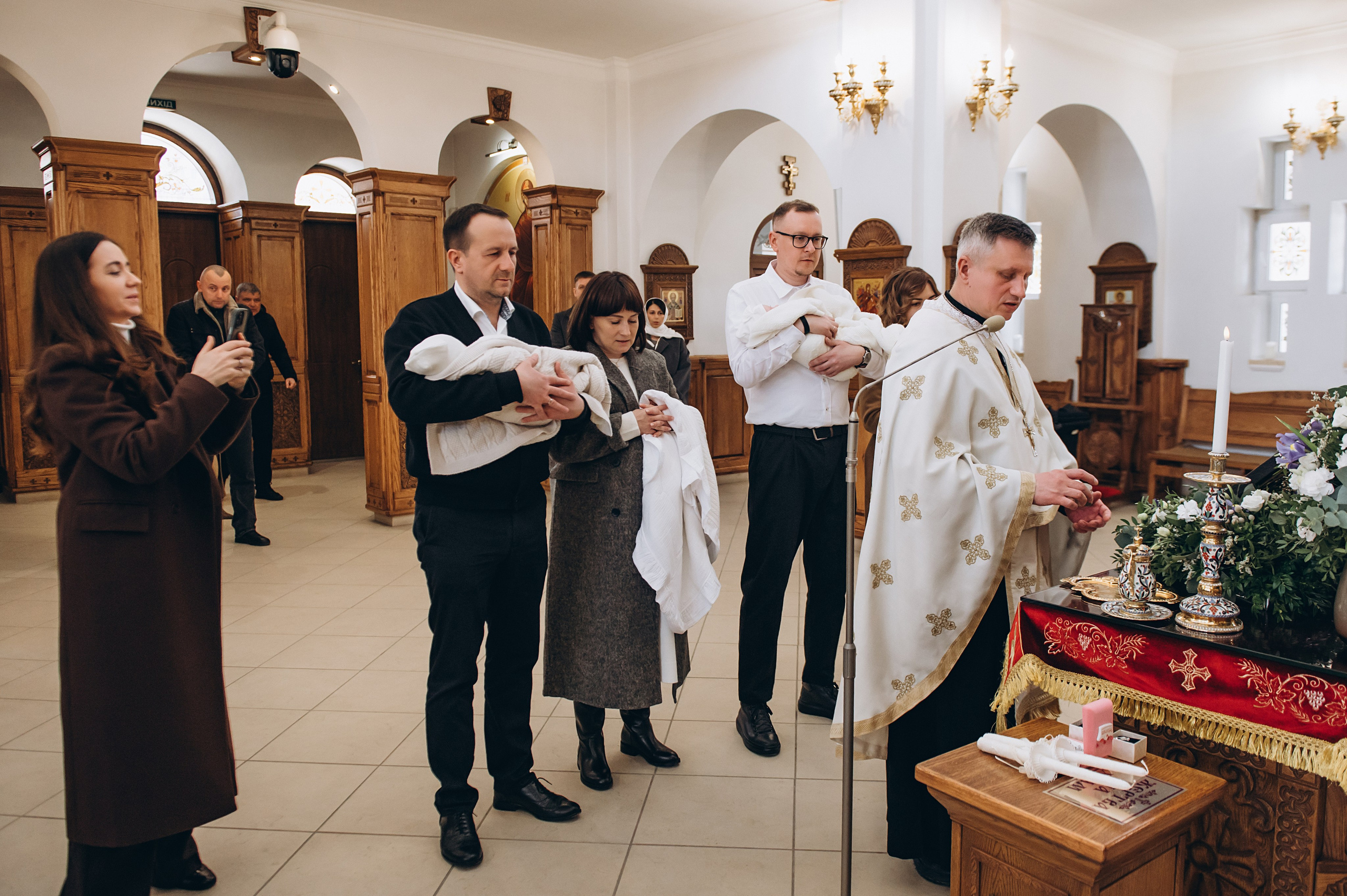 Фотосесія Хрещення Тернопіль, зйомка Хрестин Тернопіль, Храм Різдва Пресвятої Богородиці УГКЦ Тернопіль. Сімейний, дитячий та індивідуальний фотограф в м. Тернопіль, м. Львів