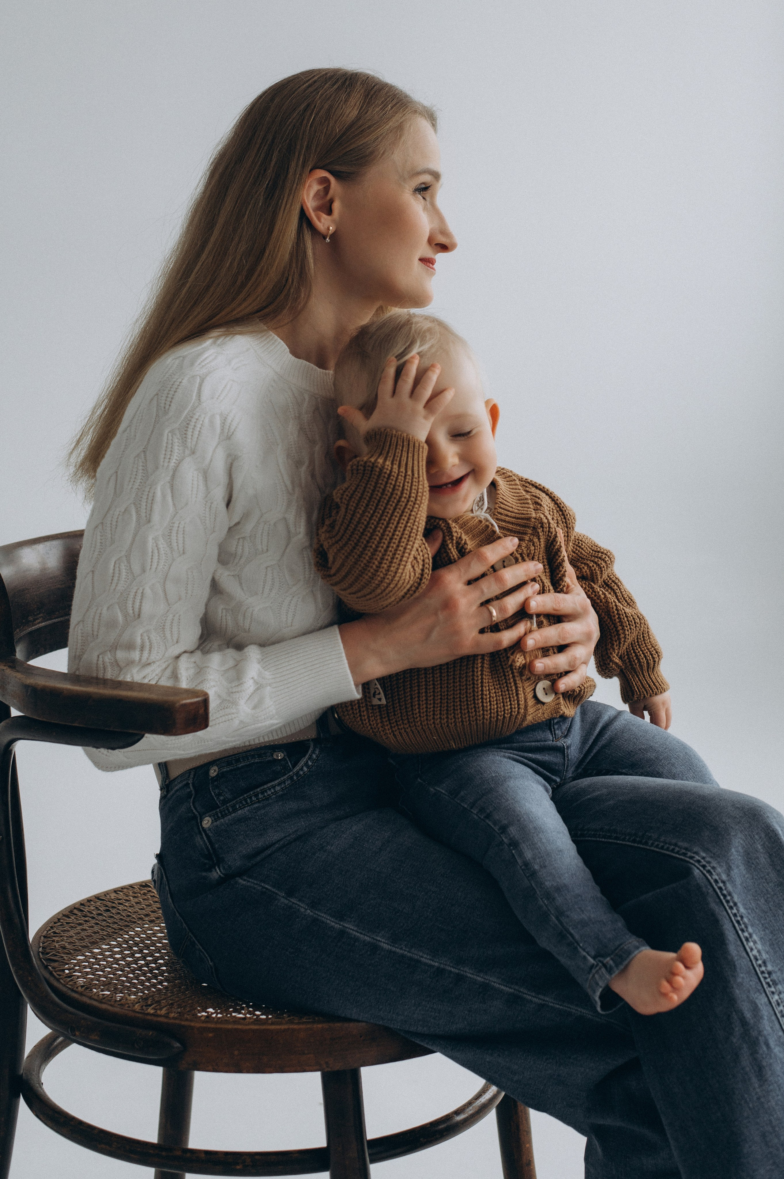 Зйомка дня народження дитини, фотосесія 1 рік Тернопіль, сімейний фотограф Тернопіль, сімейна фотосесія Тернопіль, перший тортик малюка. Сімейний, дитячий та індивідуальний фотограф в м. Тернопіль, м. Львів