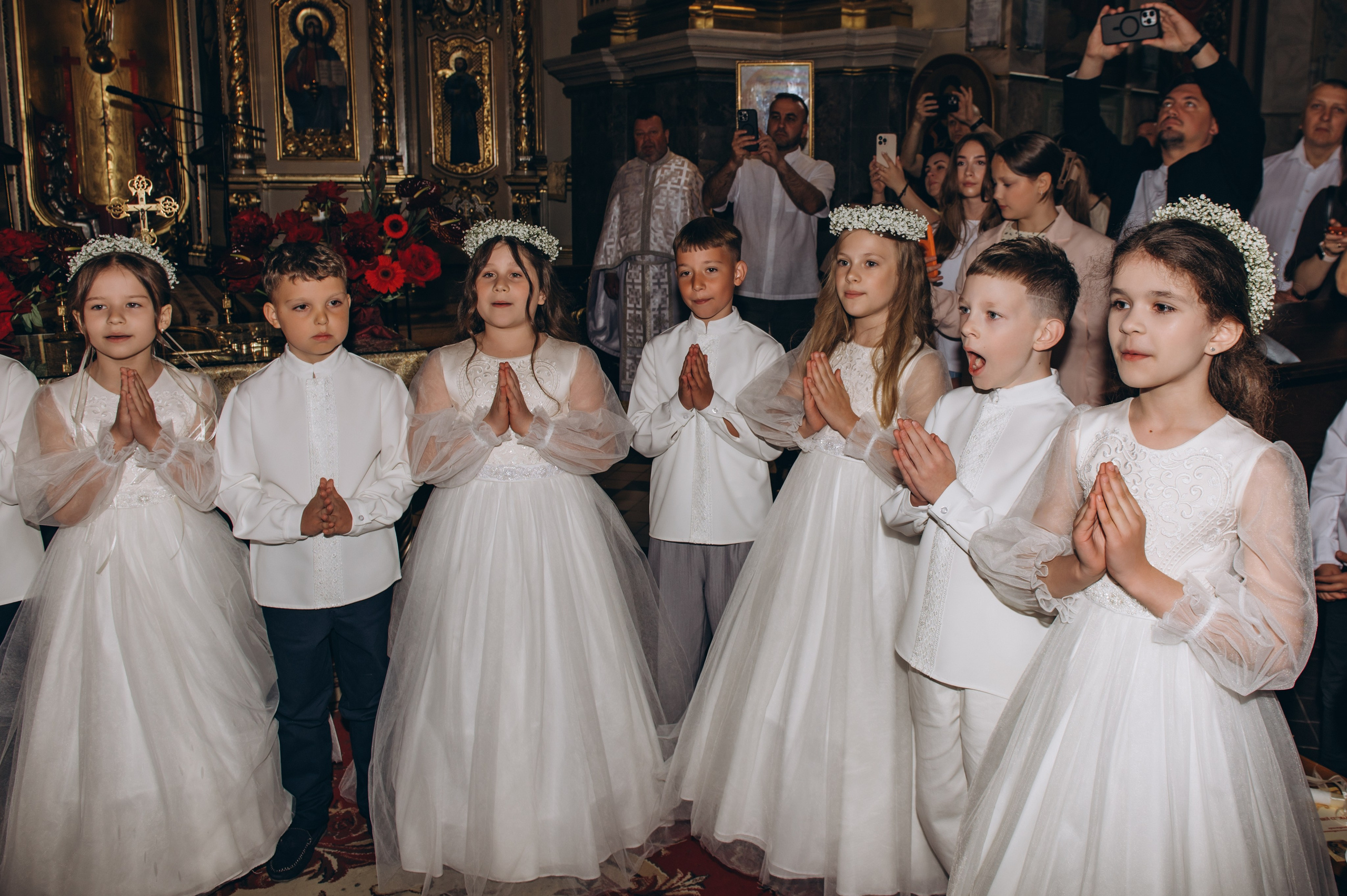 Фотосесія Першого Причастя Тернопіль, фотосесія Причастя Тернопіль, Таїнство Першого Причастя Тернопіль, Катедра Причастя Тернопіль. Сімейний, дитячий та індивідуальний фотограф в м. Тернопіль, м. Львів