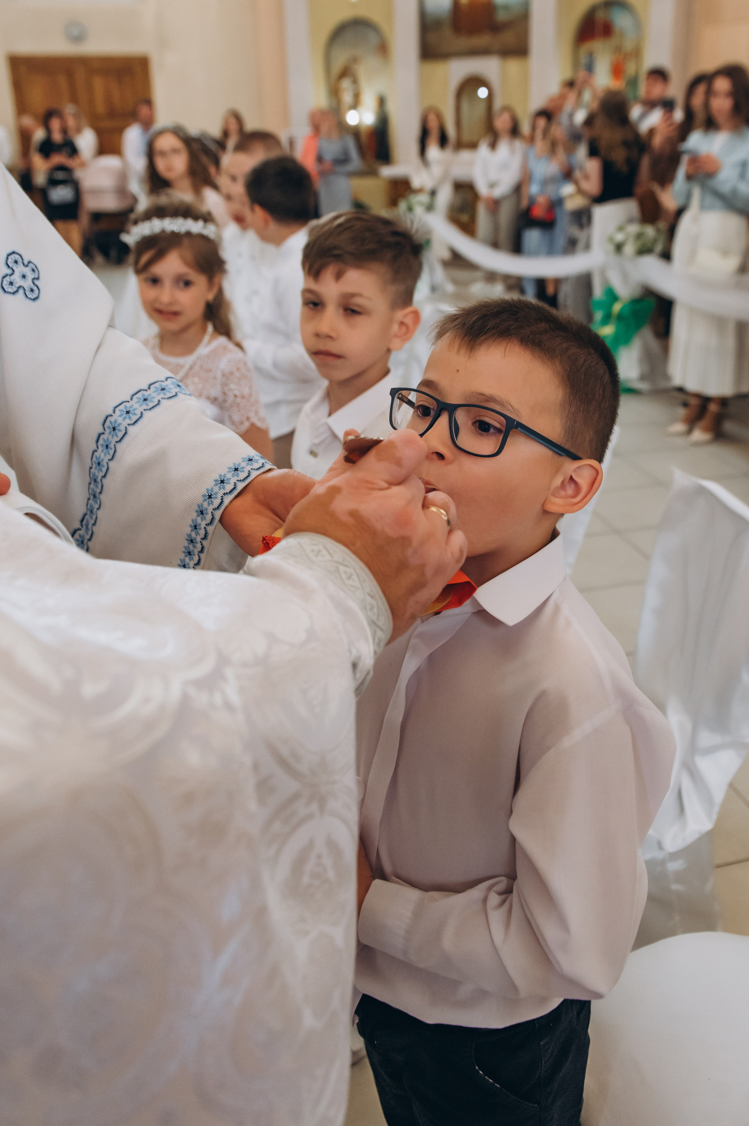 Фотосесія Причастя Тернопіль, зйомка Причастя, фотограф на Причастя Тернопіль, Причастя Львів, церква Петра і Павла. Сімейний, дитячий та індивідуальний фотограф в м. Тернопіль, м. Львів