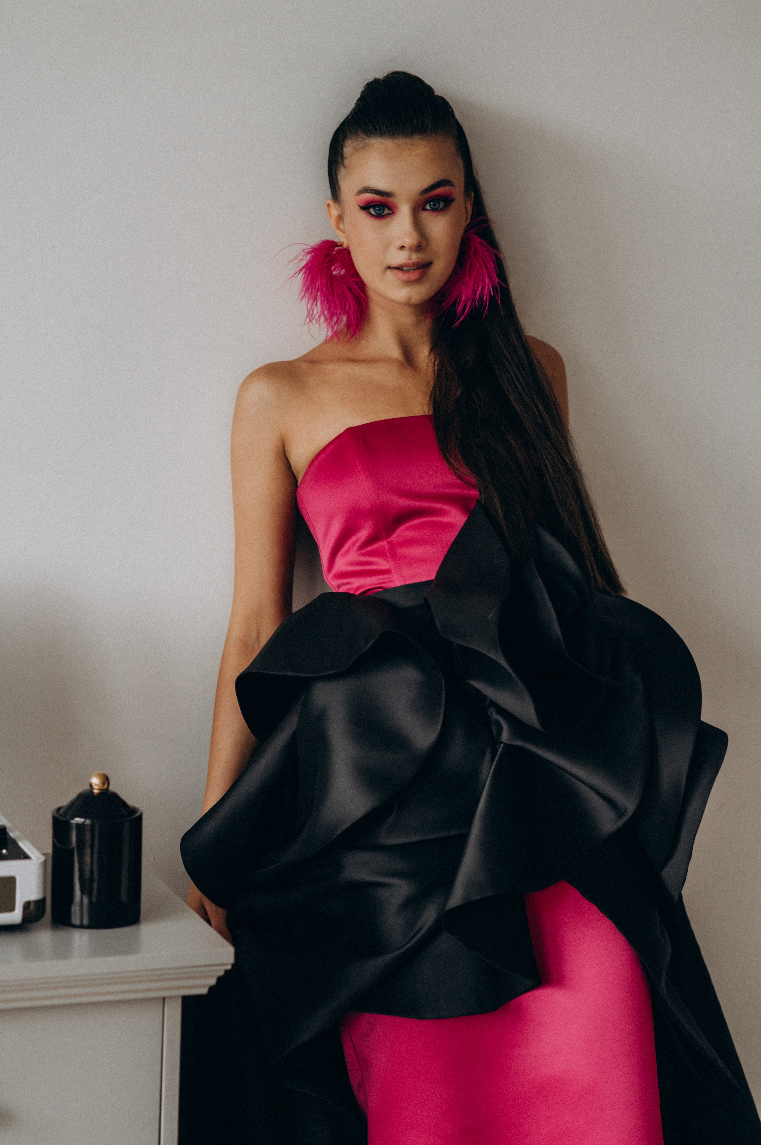 Випускниця, зйомка у студії, фотосесія випускного Тернопіль Львів. Сімейний, дитячий та індивідуальний фотограф в м. Тернопіль, м. Львів