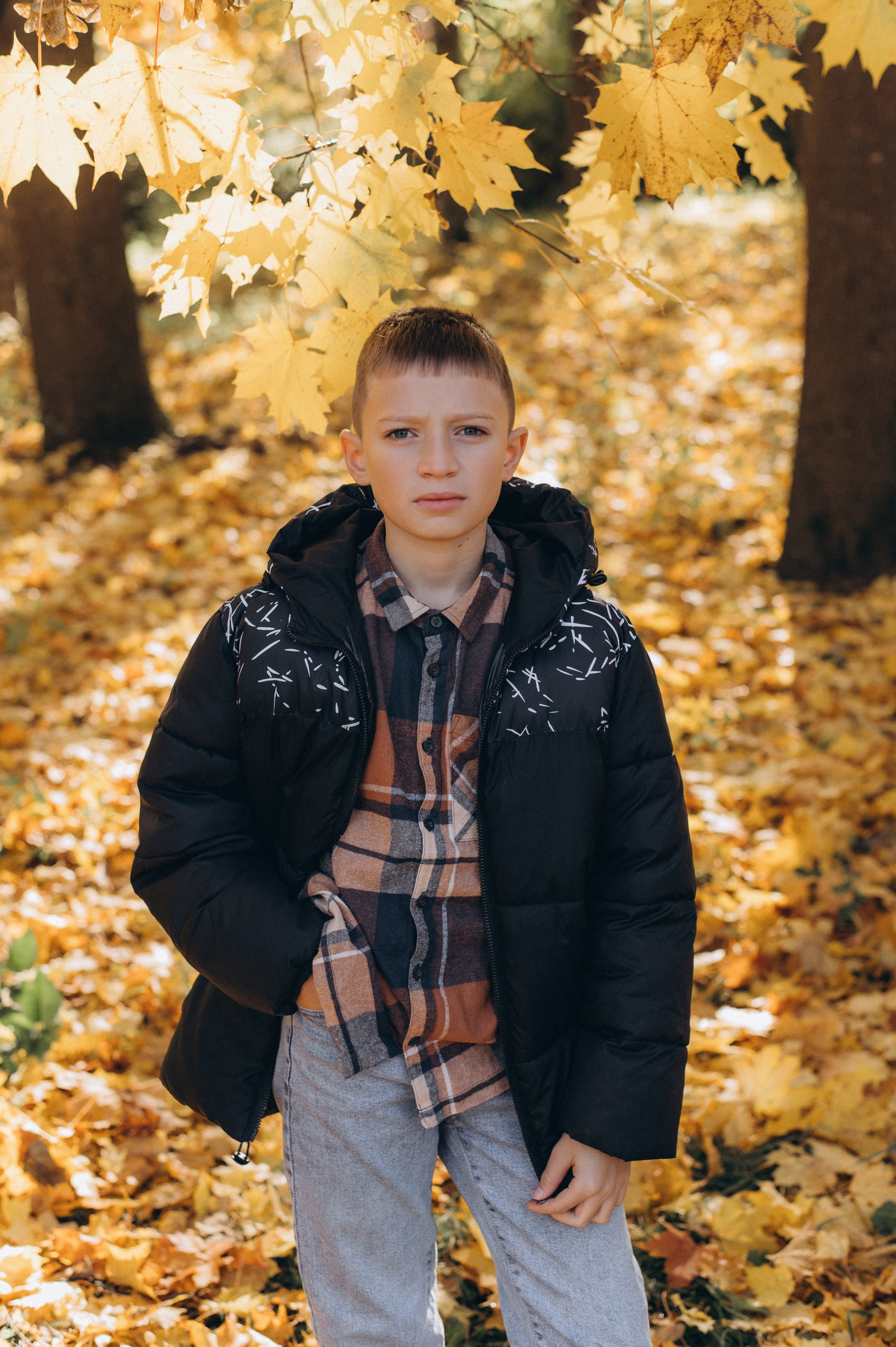 Осіння фотосесія 4 класу на віньєтки, випускні фотоальбоми Тернопіль, фотосесія випускників Тернопіль, шкільний випускний альбом Тернопіль. Сімейний, дитячий та індивідуальний фотограф в м. Тернопіль, м. Львів