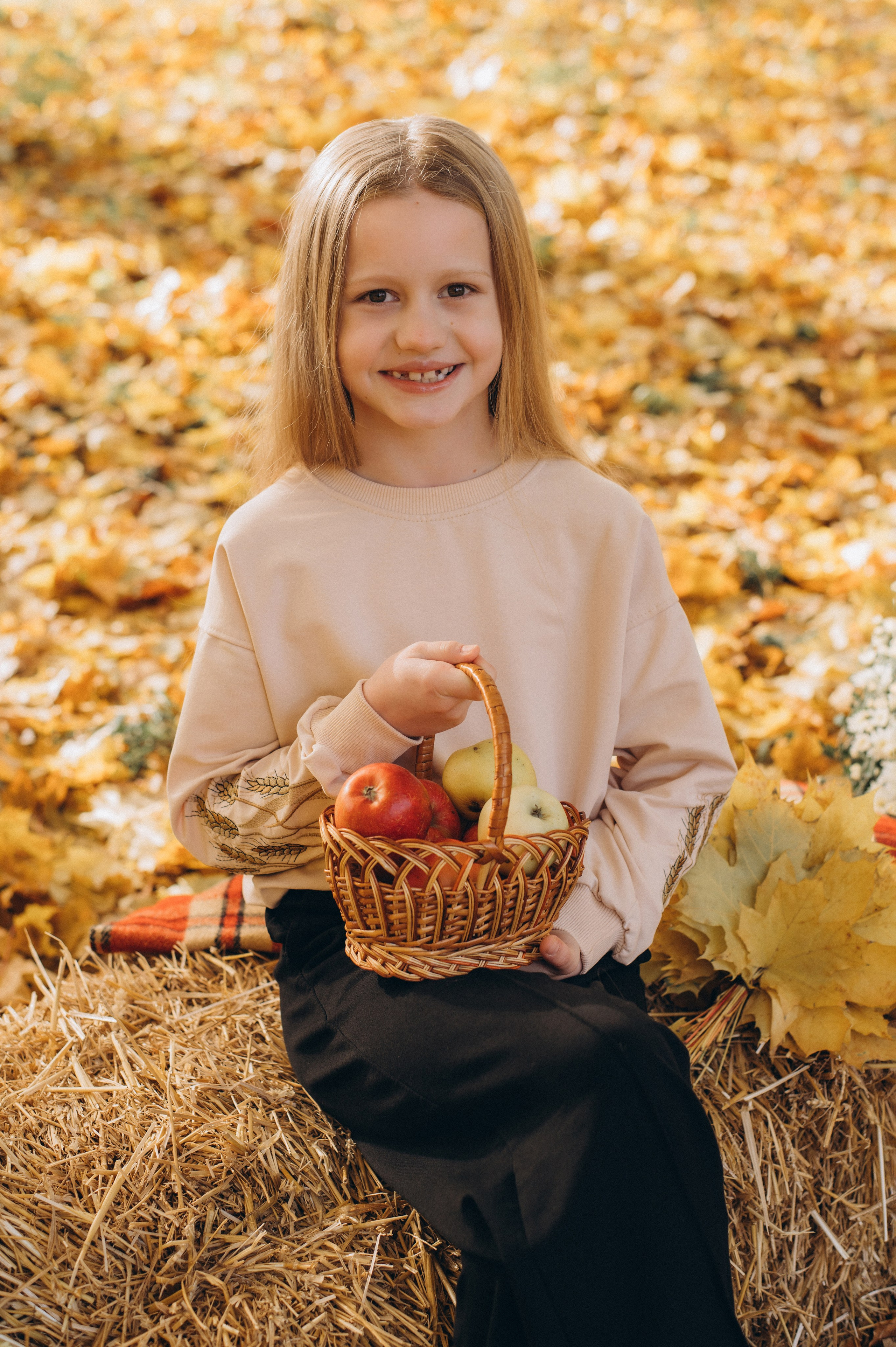 Осіння фотосесія 4 класу на віньєтки, випускні фотоальбоми Тернопіль, фотосесія випускників Тернопіль, шкільний випускний альбом Тернопіль. Сімейний, дитячий та індивідуальний фотограф в м. Тернопіль, м. Львів