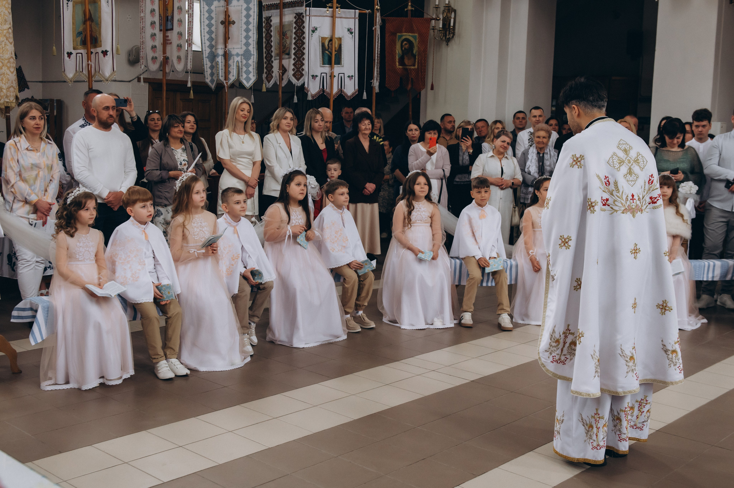 Фотосесія Причастя Тернопіль, зйомка Причастя, фотограф на Причастя Тернопіль, Причастя Львів, Причастя церква Михаїла Тернопіль. Сімейний, дитячий та індивідуальний фотограф в м. Тернопіль, м. Львів