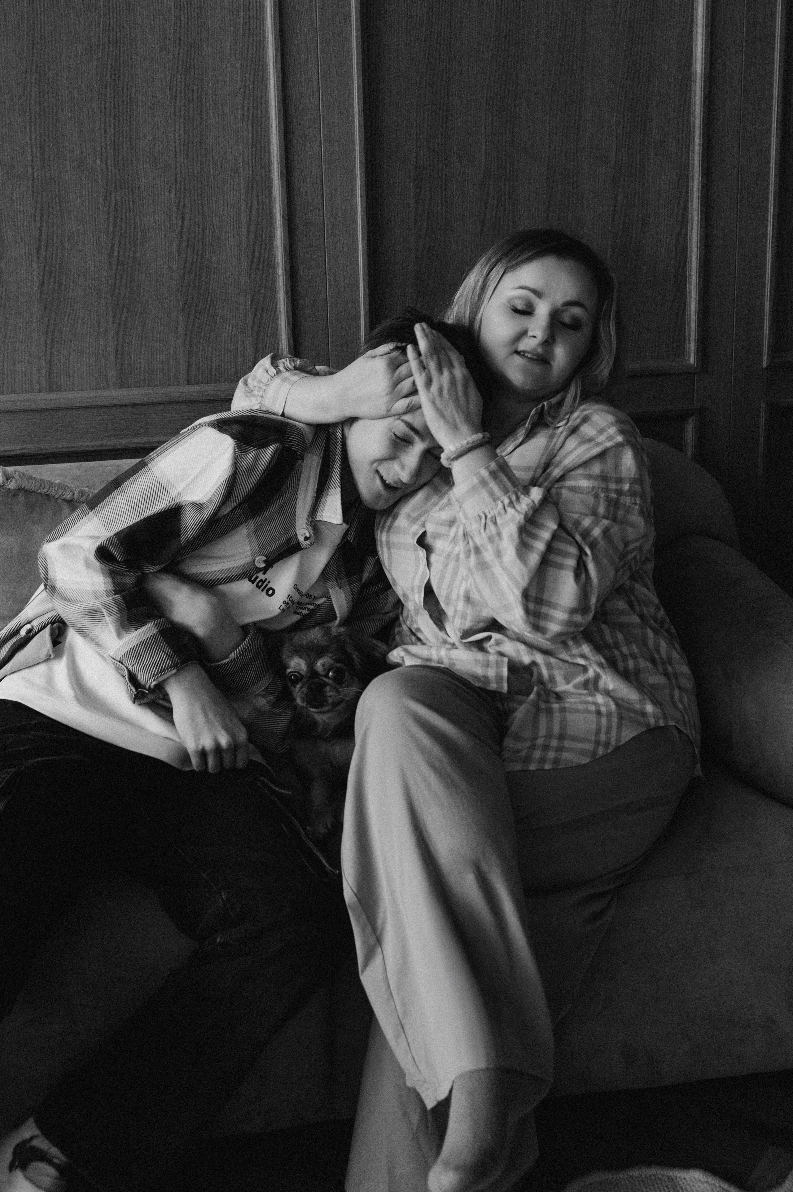Фотосесія мама і син, сімейна фотосесія Тернопіль, зйомка мами з сином, сімейний фотограф Тернопіль, зйомка з домашнім улюбленцем. Сімейний, дитячий та індивідуальний фотограф в м. Тернопіль, м. Львів