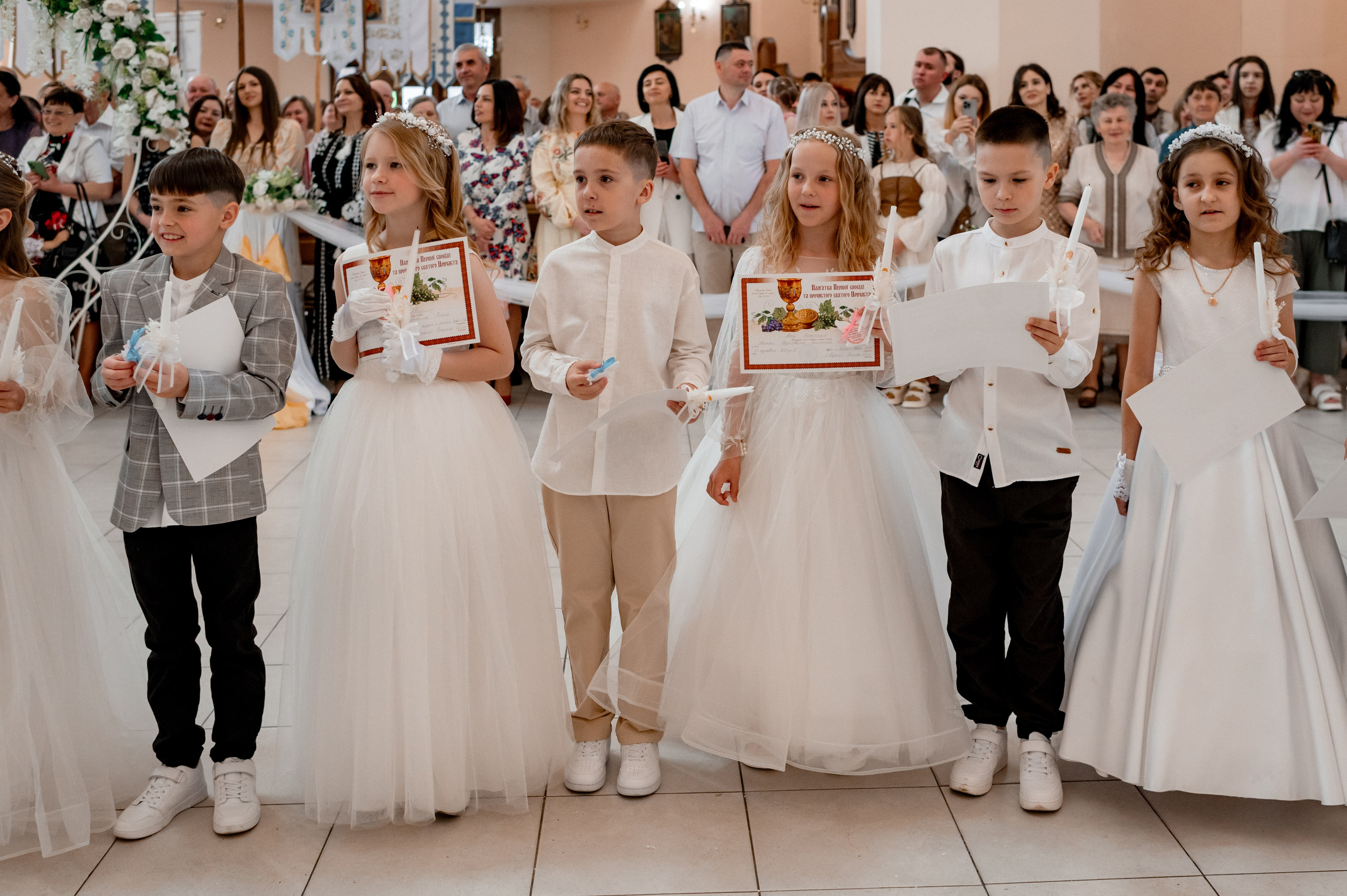 Фотосесія Першого Причастя Тернопіль, зйомка Причастя Тернопіль, Таїнство Першого Причастя Тернопіль, Катедра Причастя Тернопіль. Сімейний, дитячий та індивідуальний фотограф в м. Тернопіль, м. Львів