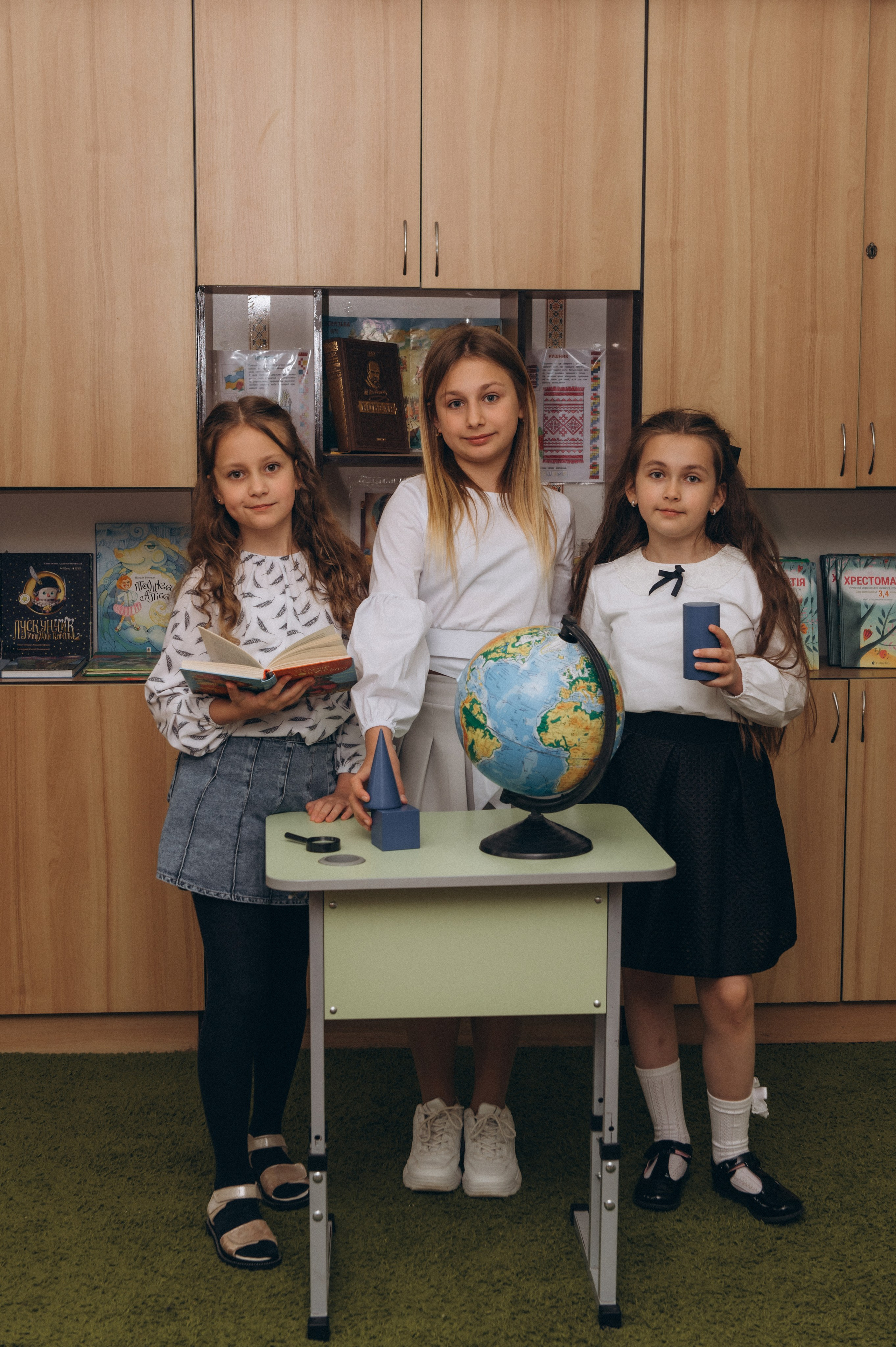 Шкільна фотосесія на віньєтки Тернопіль, фотосесія випускників Тернопіль, зйомка на віньєтки, шкільні фотоальбоми Тернопіль. Сімейний, дитячий та індивідуальний фотограф в м. Тернопіль, м. Львів