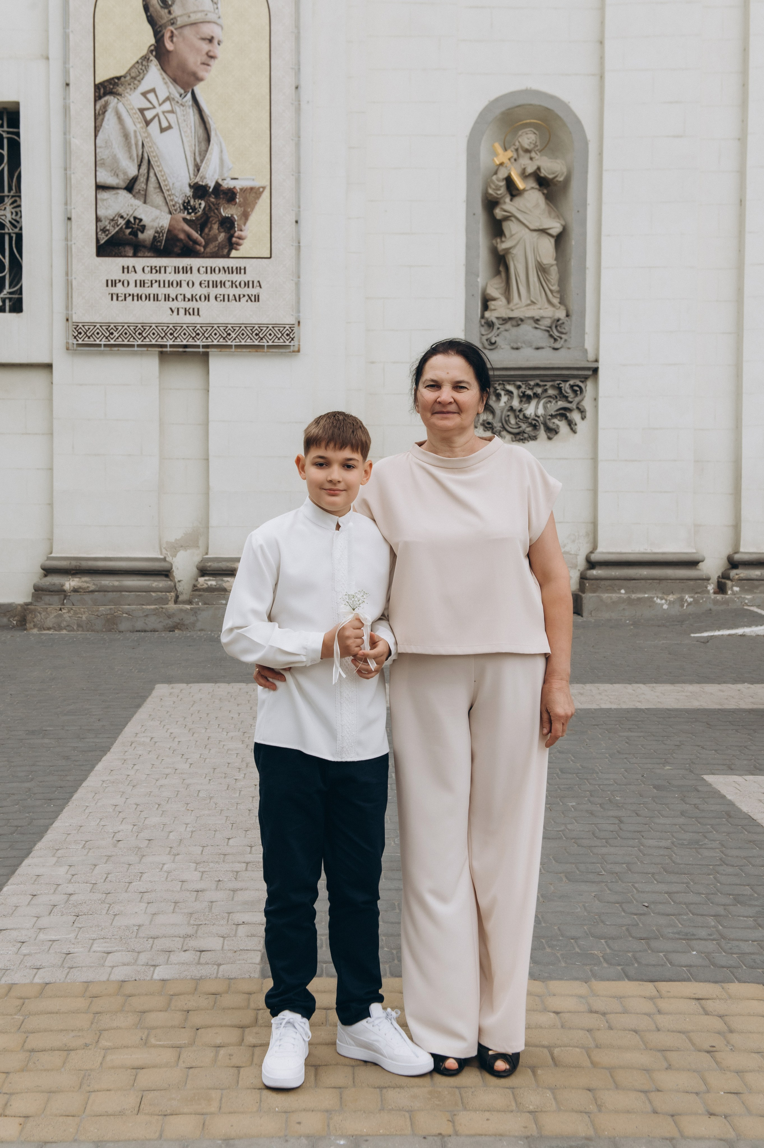 Фотосесія Першого Причастя Тернопіль, фотосесія Причастя Тернопіль, Таїнство Першого Причастя Тернопіль, Катедра Причастя Тернопіль. Сімейний, дитячий та індивідуальний фотограф в м. Тернопіль, м. Львів
