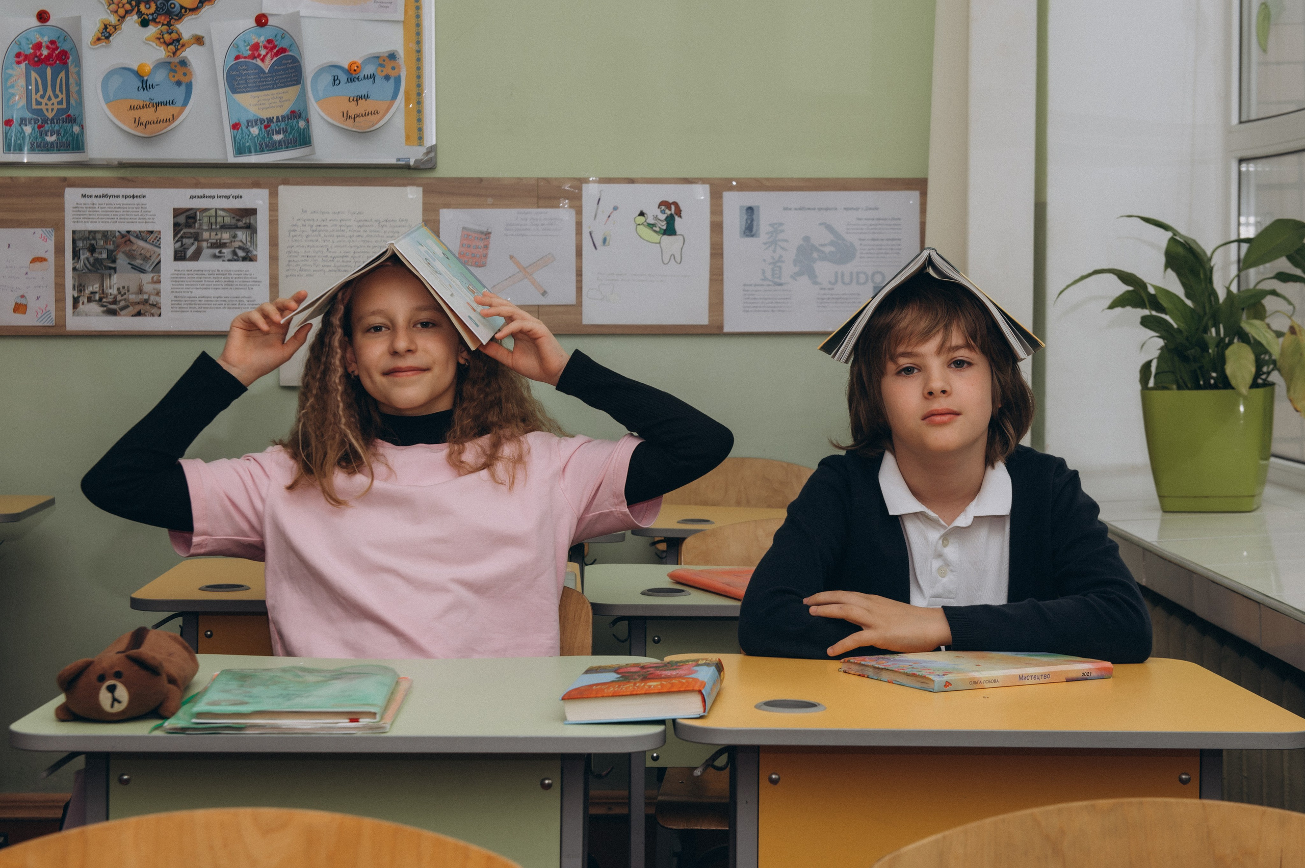 Шкільна фотосесія на віньєтки Тернопіль, фотосесія випускників Тернопіль, зйомка на віньєтки, шкільні фотоальбоми Тернопіль. Сімейний, дитячий та індивідуальний фотограф в м. Тернопіль, м. Львів