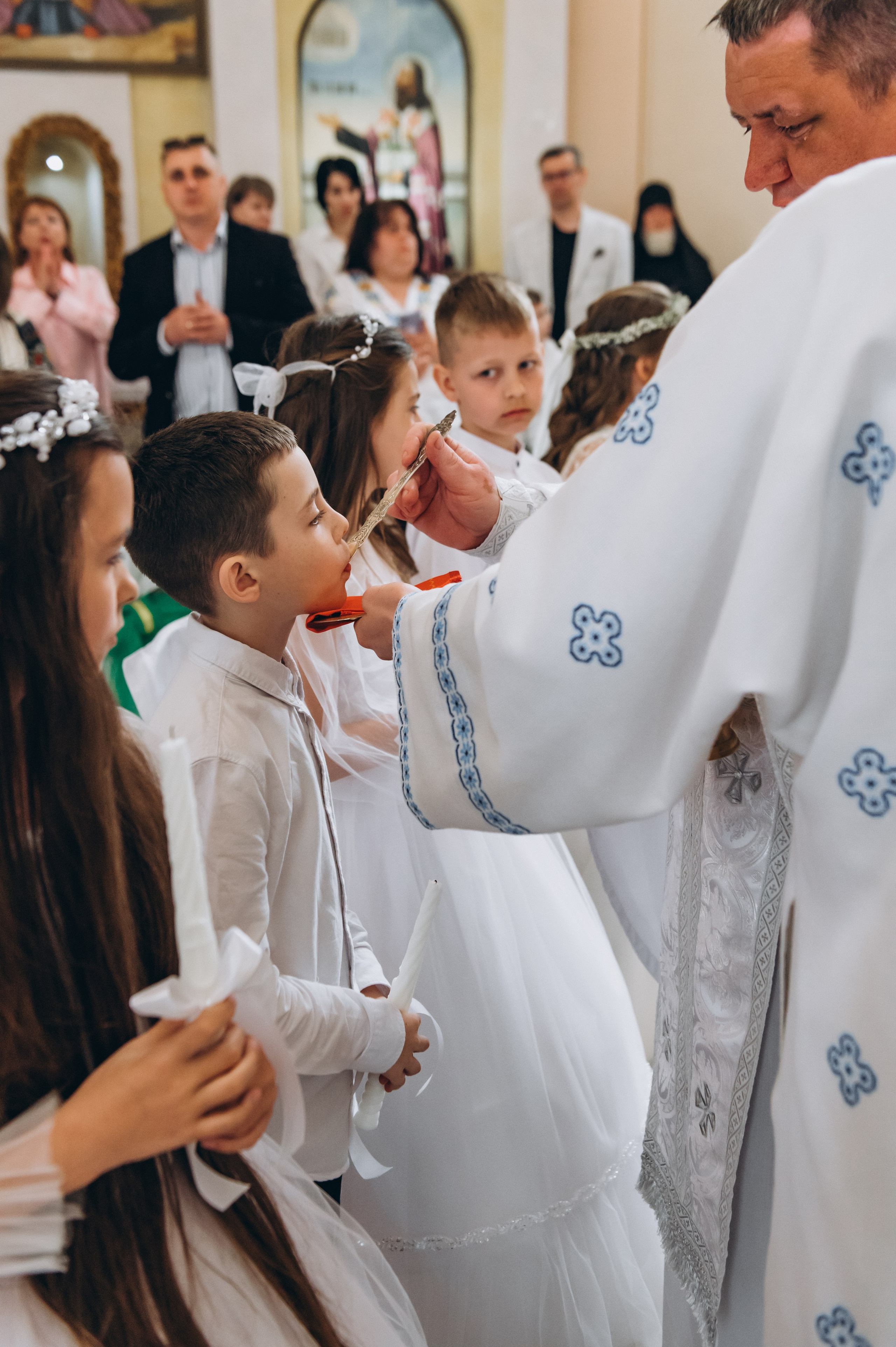 Фотосесія Причастя Тернопіль, зйомка Причастя, фотограф на Причастя Тернопіль, Причастя Львів, церква Петра і Павла. Сімейний, дитячий та індивідуальний фотограф в м. Тернопіль, м. Львів