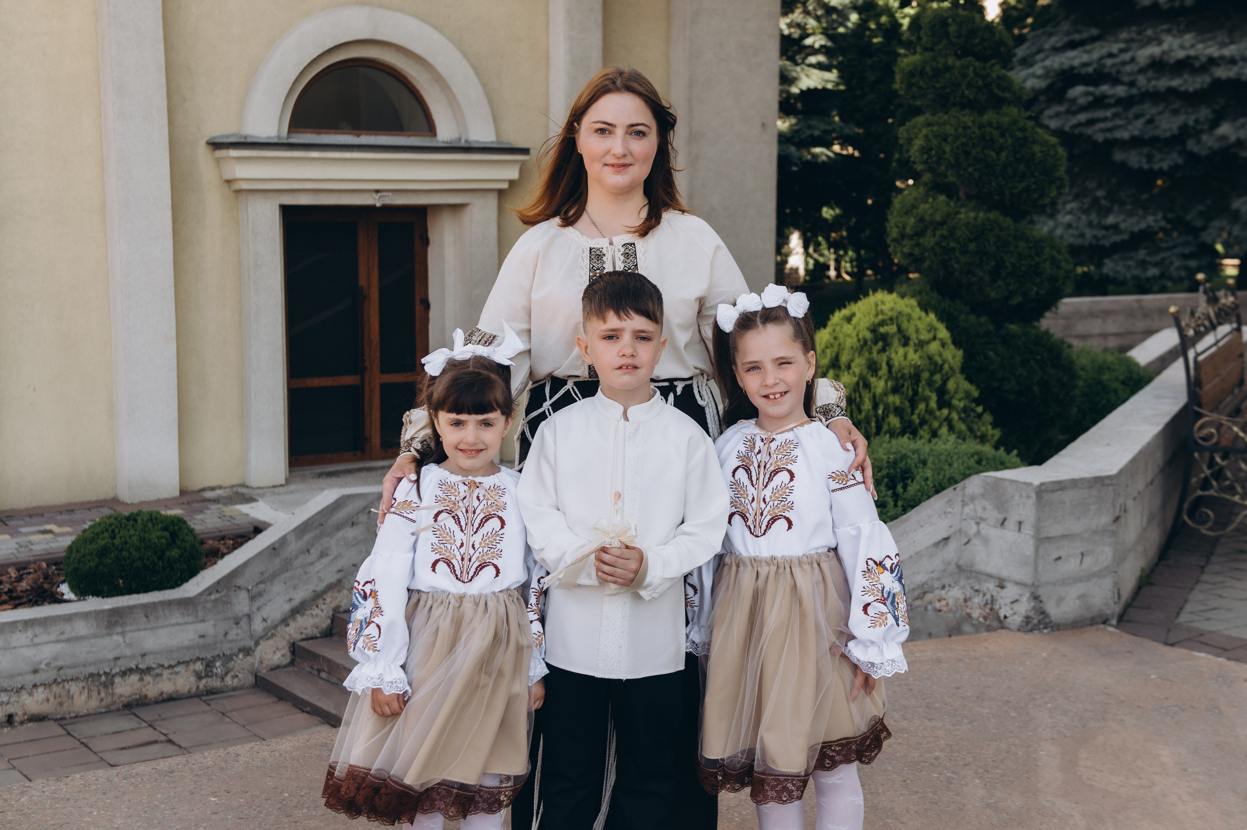 Фотосесія Першого Причастя Тернопіль, зйомка Першого Причастя Тернопіль, Церква Успіння Пресвятої Богородиці Причастя Тернопіль. Сімейний, дитячий та індивідуальний фотограф в м. Тернопіль, м. Львів
