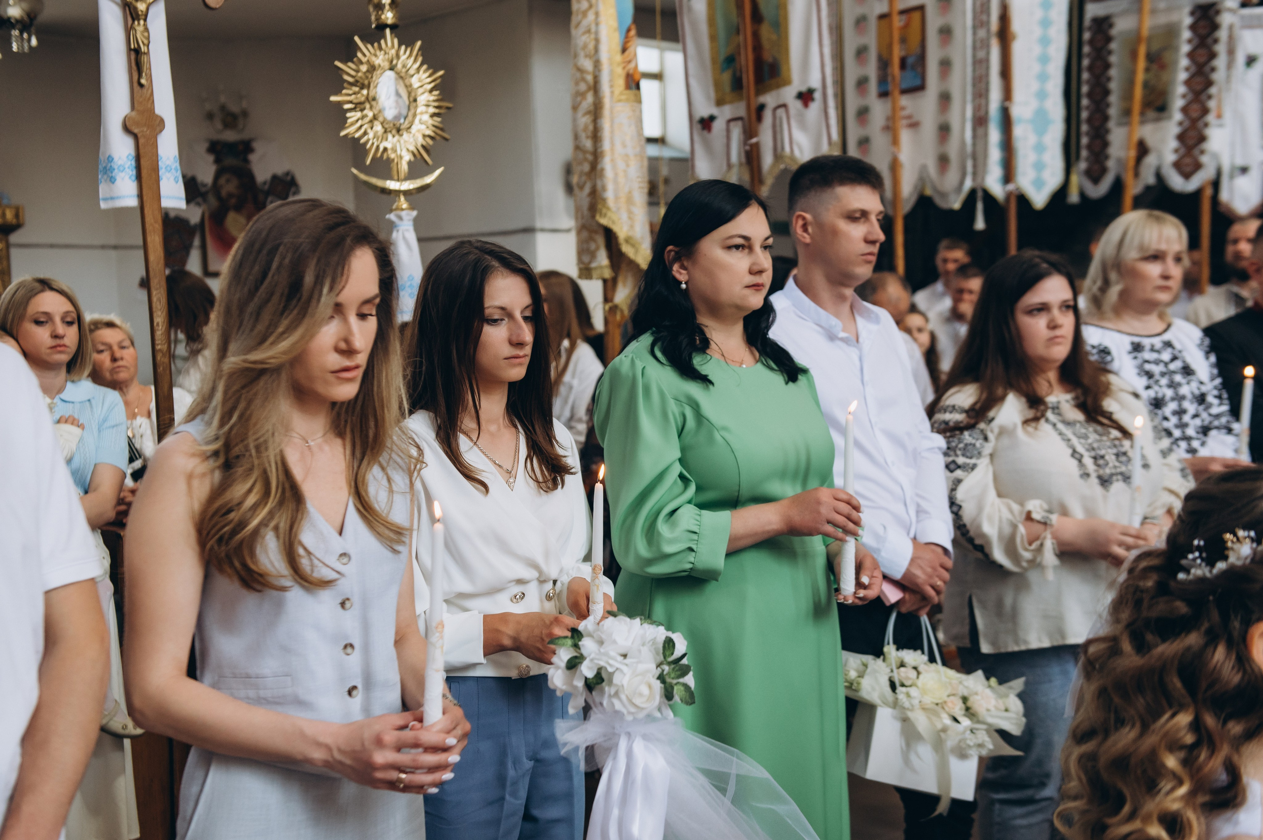 Фотосесія Причастя Тернопіль церква Св Михаїла, фотограф на Причастя Тернопіль, фотосесія Літургії Причастя Тернопіль. Сімейний, дитячий та індивідуальний фотограф в м. Тернопіль, м. Львів
