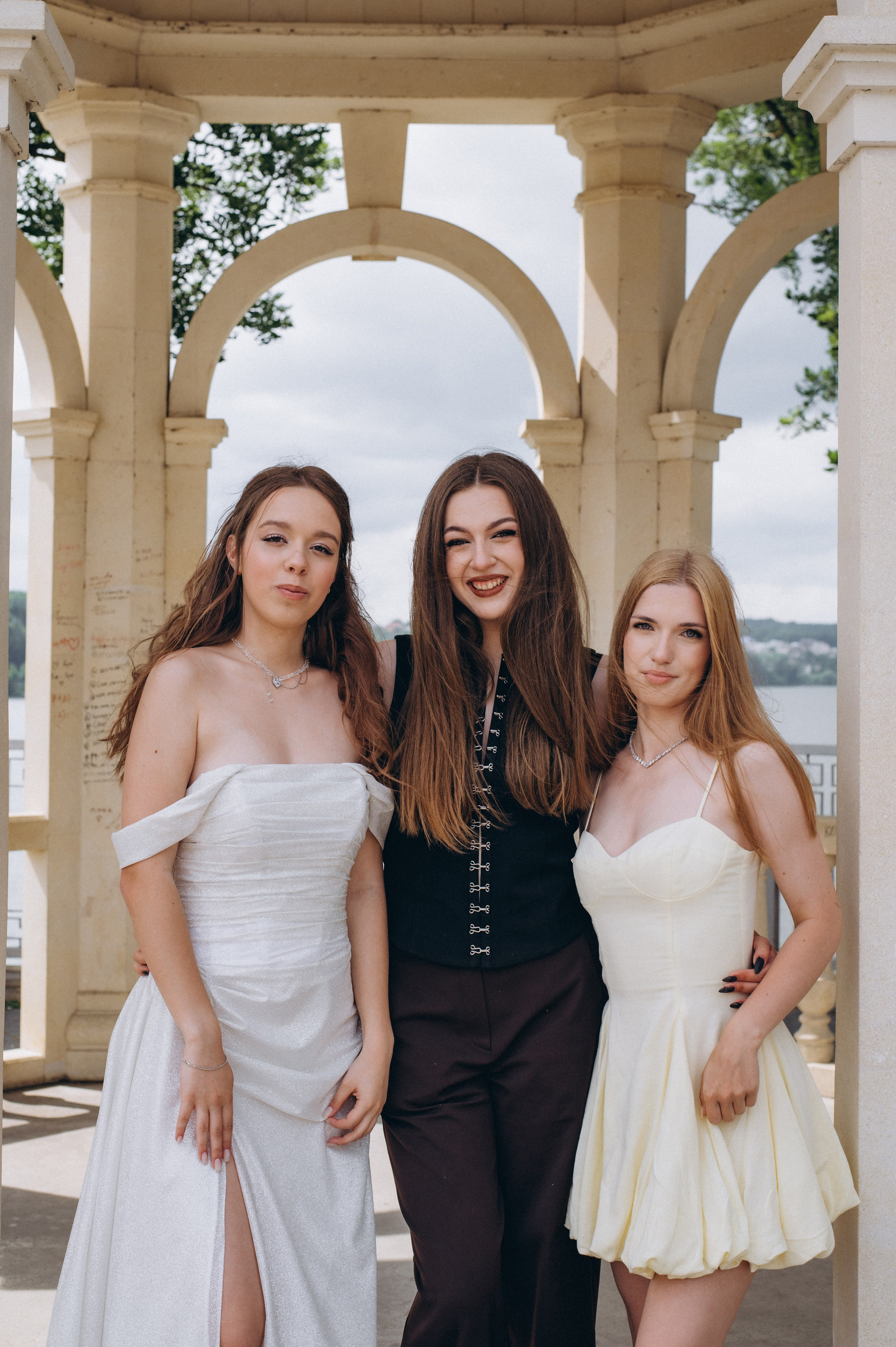 Випускники 2025, фотосесія випускного Тернопіль, фотосесія випускників Тернопіль, зйомка випускного, фотосесія випускного. Сімейний, дитячий та індивідуальний фотограф в м. Тернопіль, м. Львів