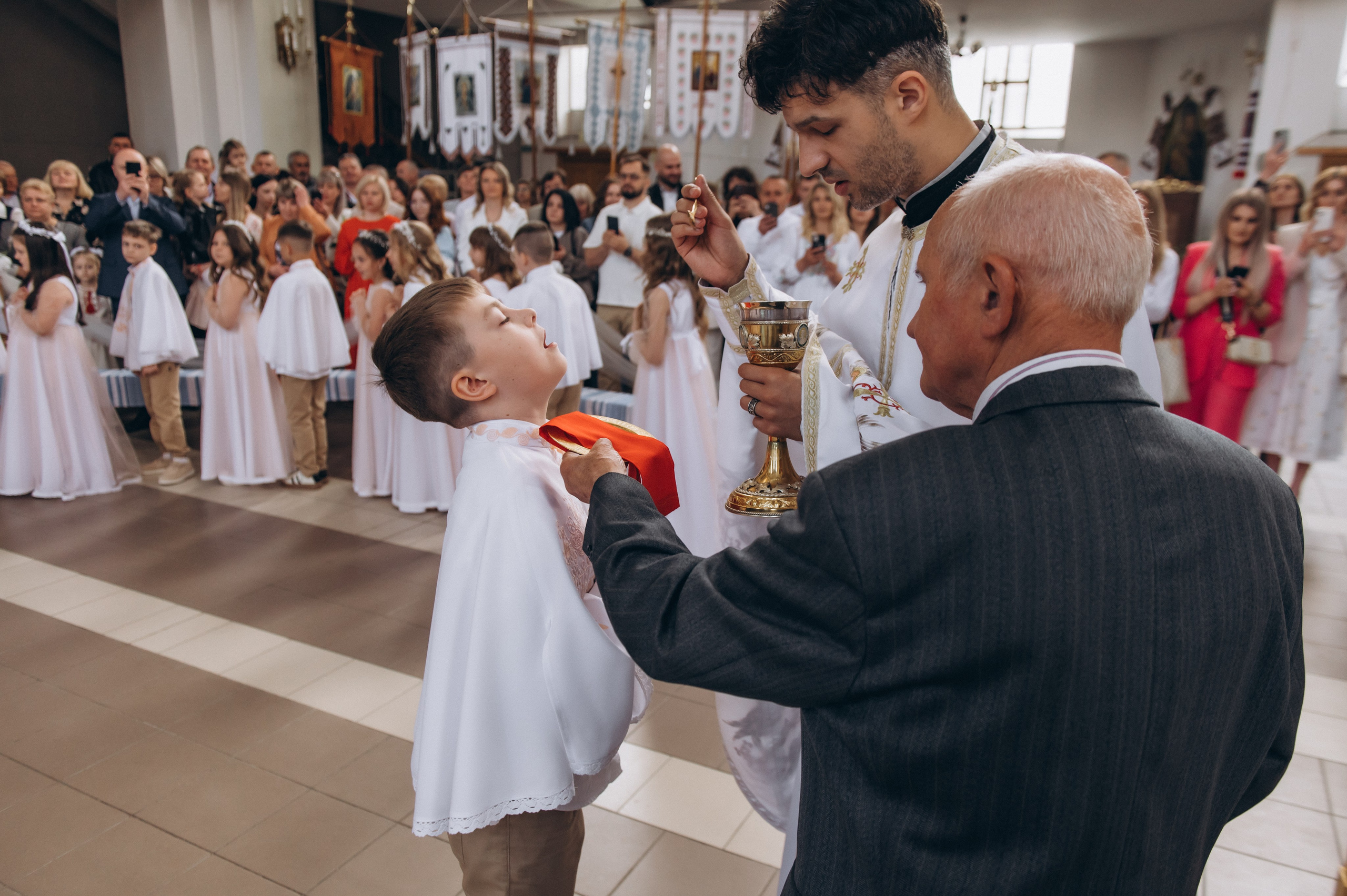 Фотосесія Причастя Тернопіль, зйомка Причастя, фотограф на Причастя Тернопіль, Причастя Львів, Причастя церква Михаїла Тернопіль. Сімейний, дитячий та індивідуальний фотограф в м. Тернопіль, м. Львів