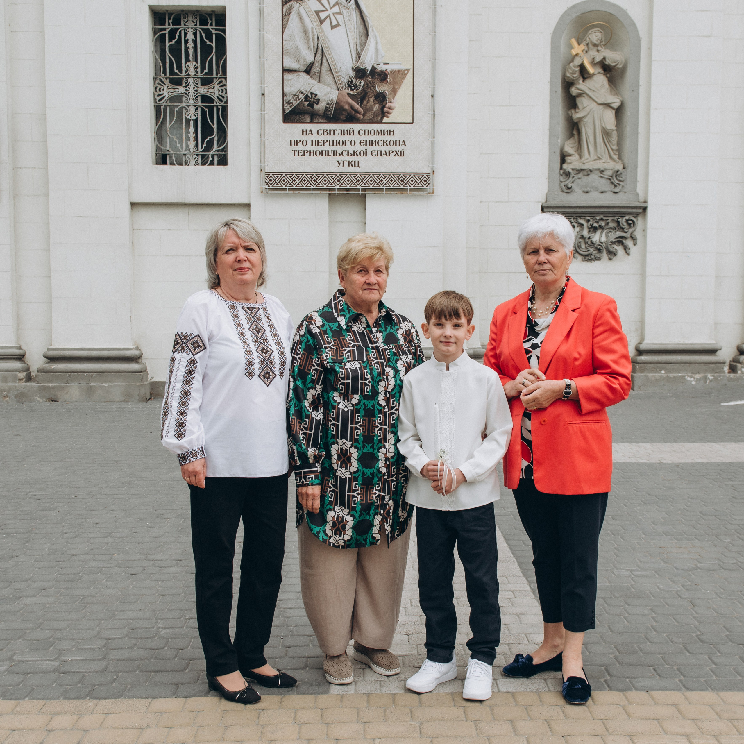 Фотосесія Першого Причастя Тернопіль, фотосесія Причастя Тернопіль, Таїнство Першого Причастя Тернопіль, Катедра Причастя Тернопіль. Сімейний, дитячий та індивідуальний фотограф в м. Тернопіль, м. Львів
