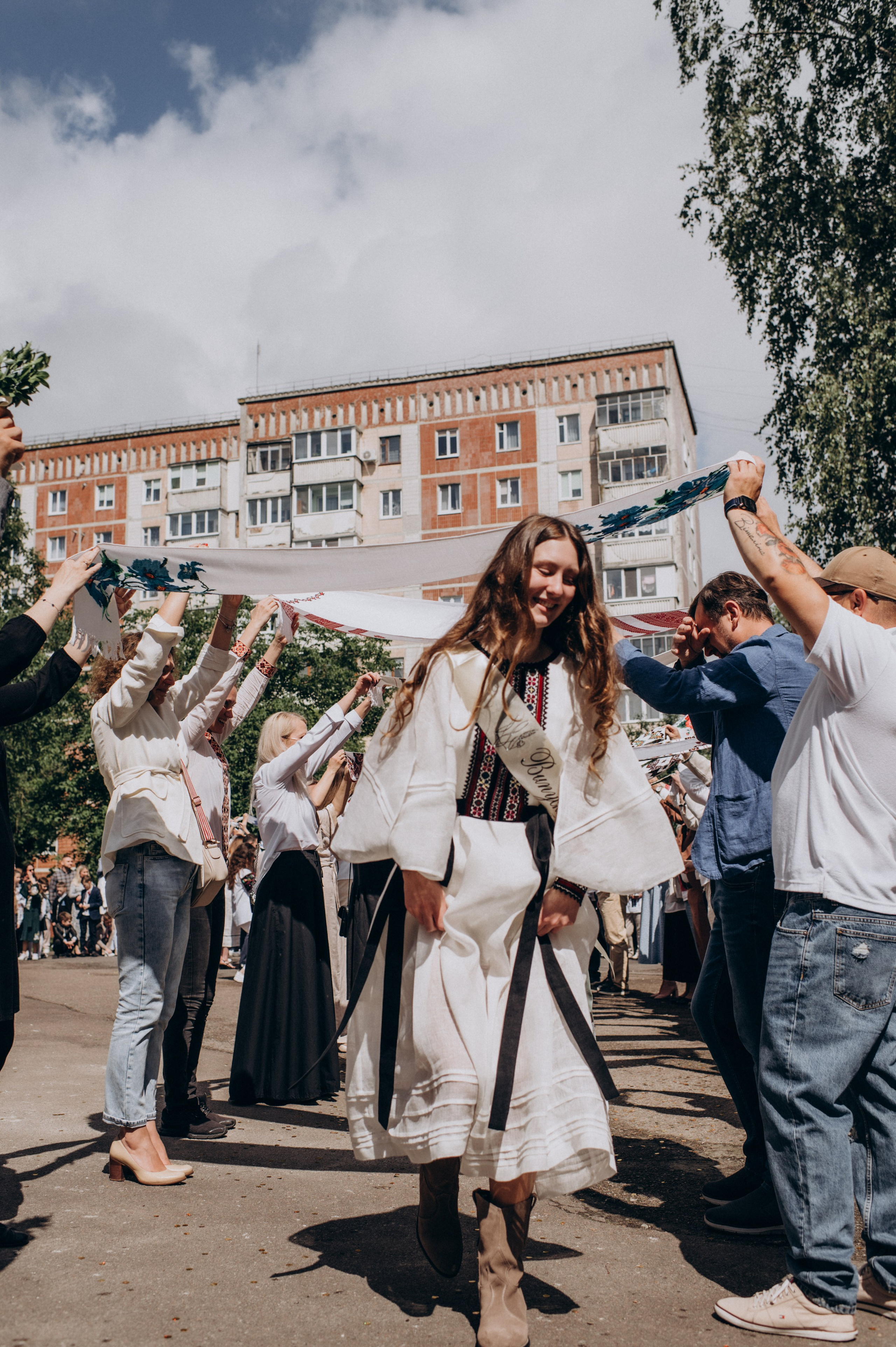 Фотосесія останнього дзвоника, фотосесія випускників Тернопіль, випускний 2024. Сімейний, дитячий та індивідуальний фотограф в м. Тернопіль, м. Львів