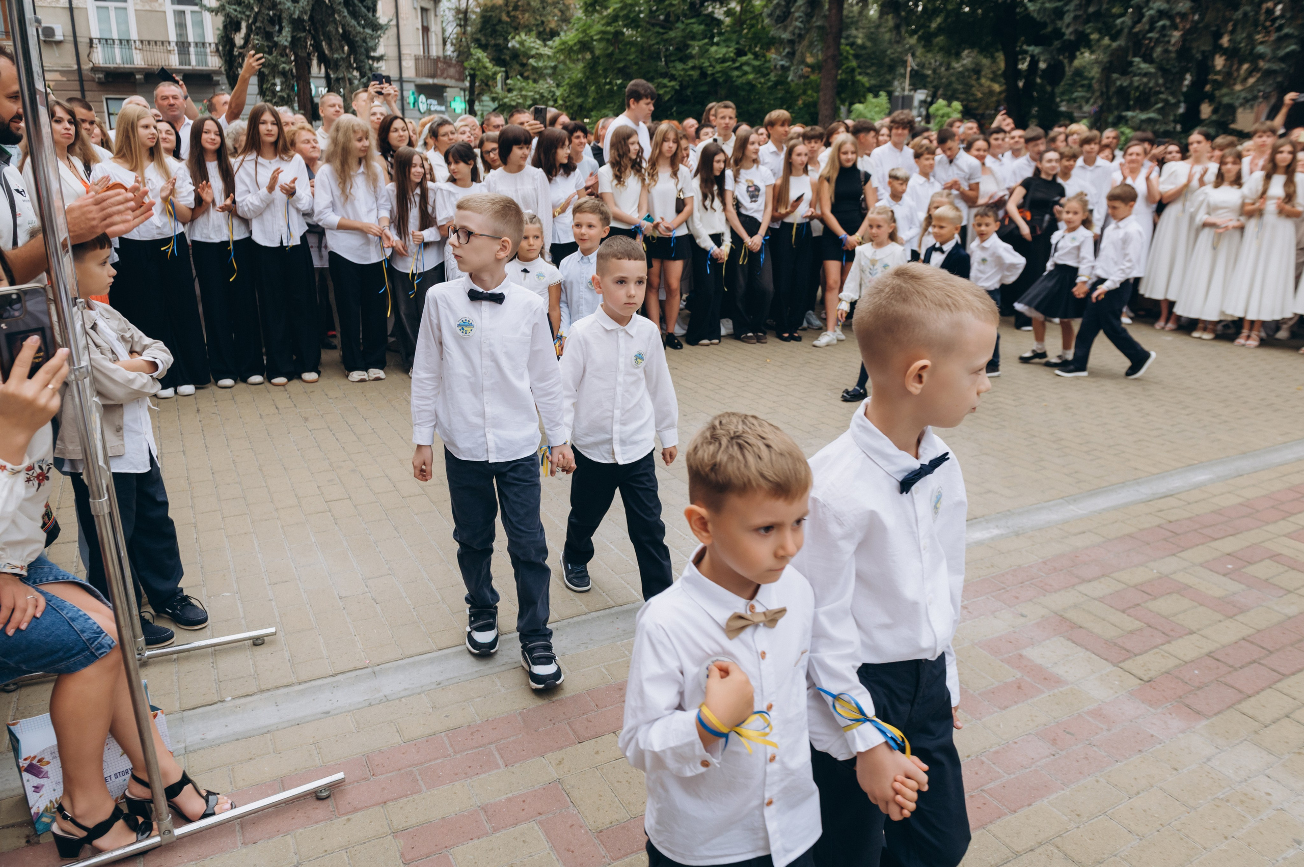 Перший дзвоник у Тернополі, фотосесія першокласників