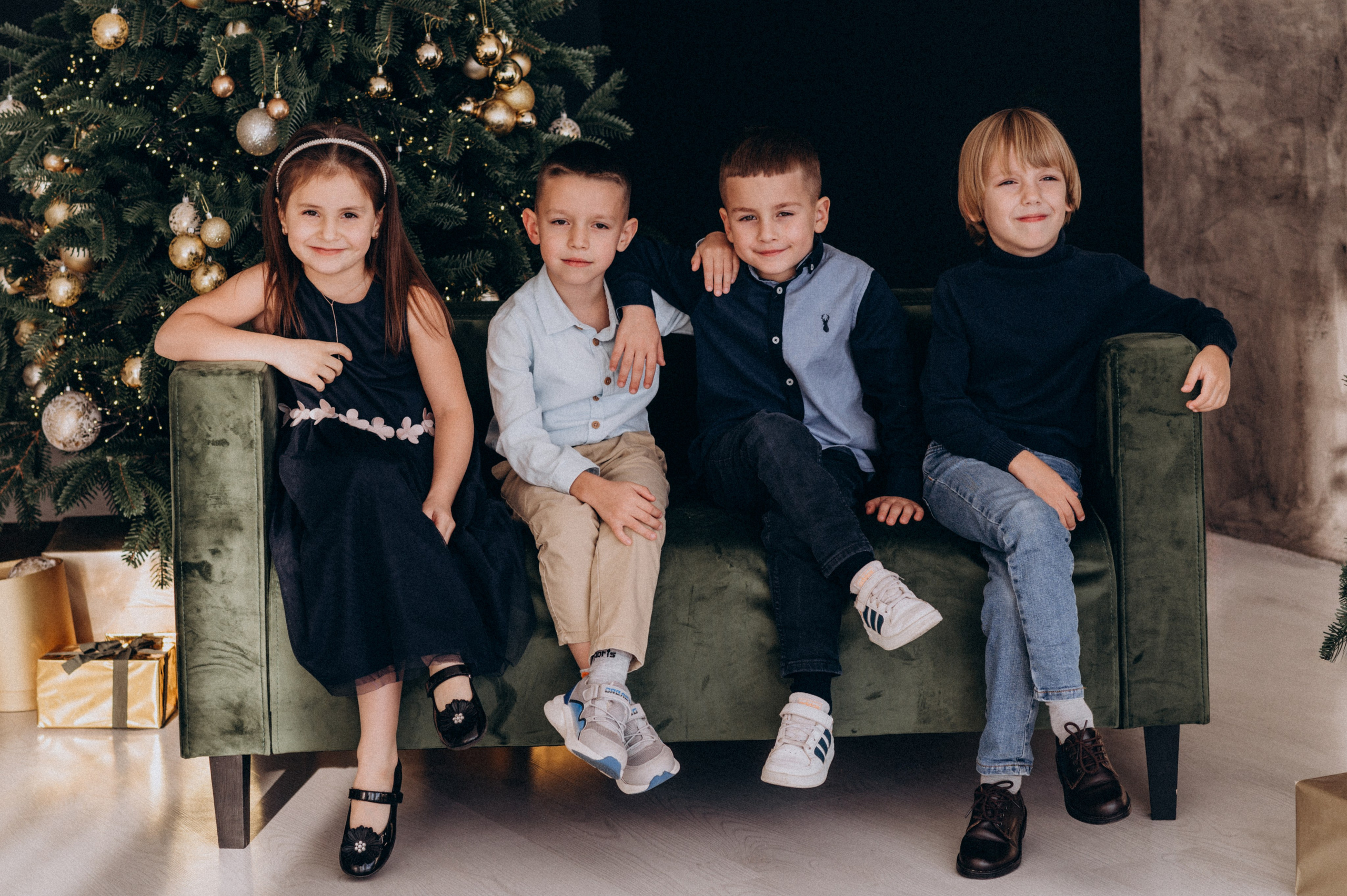 Фотосесія групи дитячого садочку, фотосесія на віньєтки, зйомка дітей в студії. Сімейний, дитячий та індивідуальний фотограф в м. Тернопіль, м. Львів