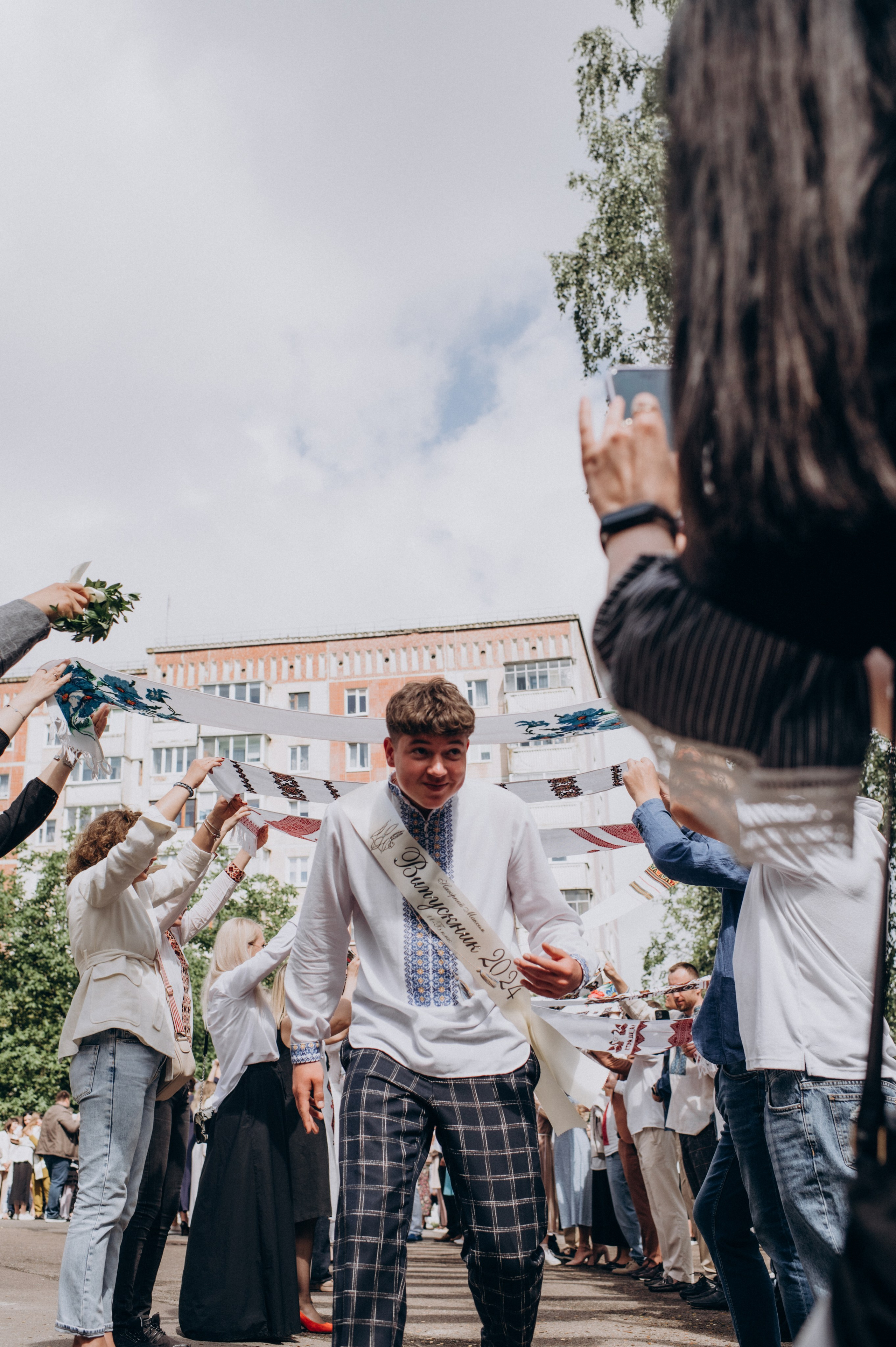 Фотосесія останнього дзвоника, фотосесія випускників Тернопіль, випускний 2024. Сімейний, дитячий та індивідуальний фотограф в м. Тернопіль, м. Львів
