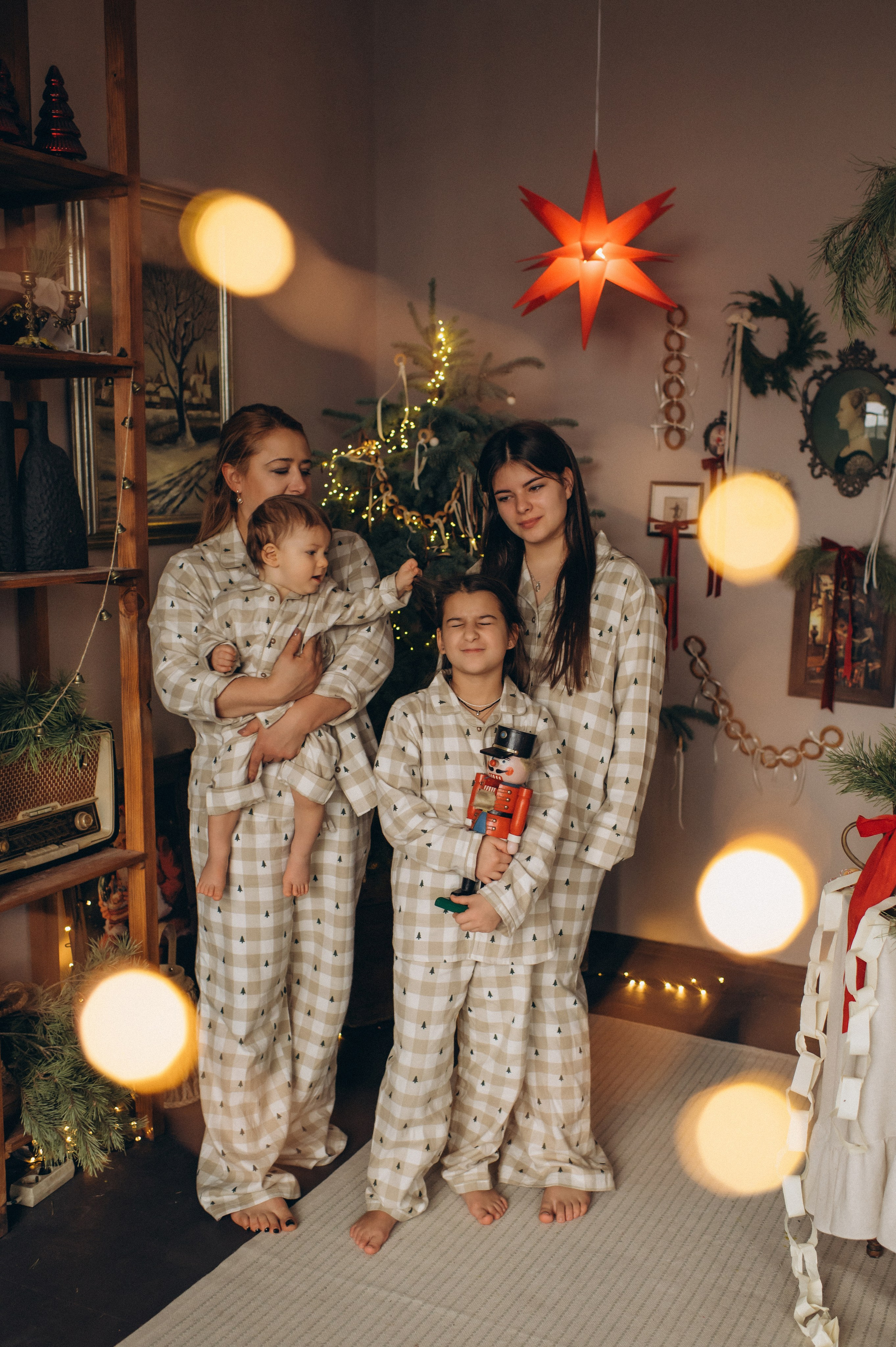 Перший тортик малюка, зйомка першого тортика Тернопіль, новорічна фотосесія, зйомка дня народження, сімейний фотограф Тернопіль, cakesmash. Сімейний, дитячий та індивідуальний фотограф в м. Тернопіль, м. Львів