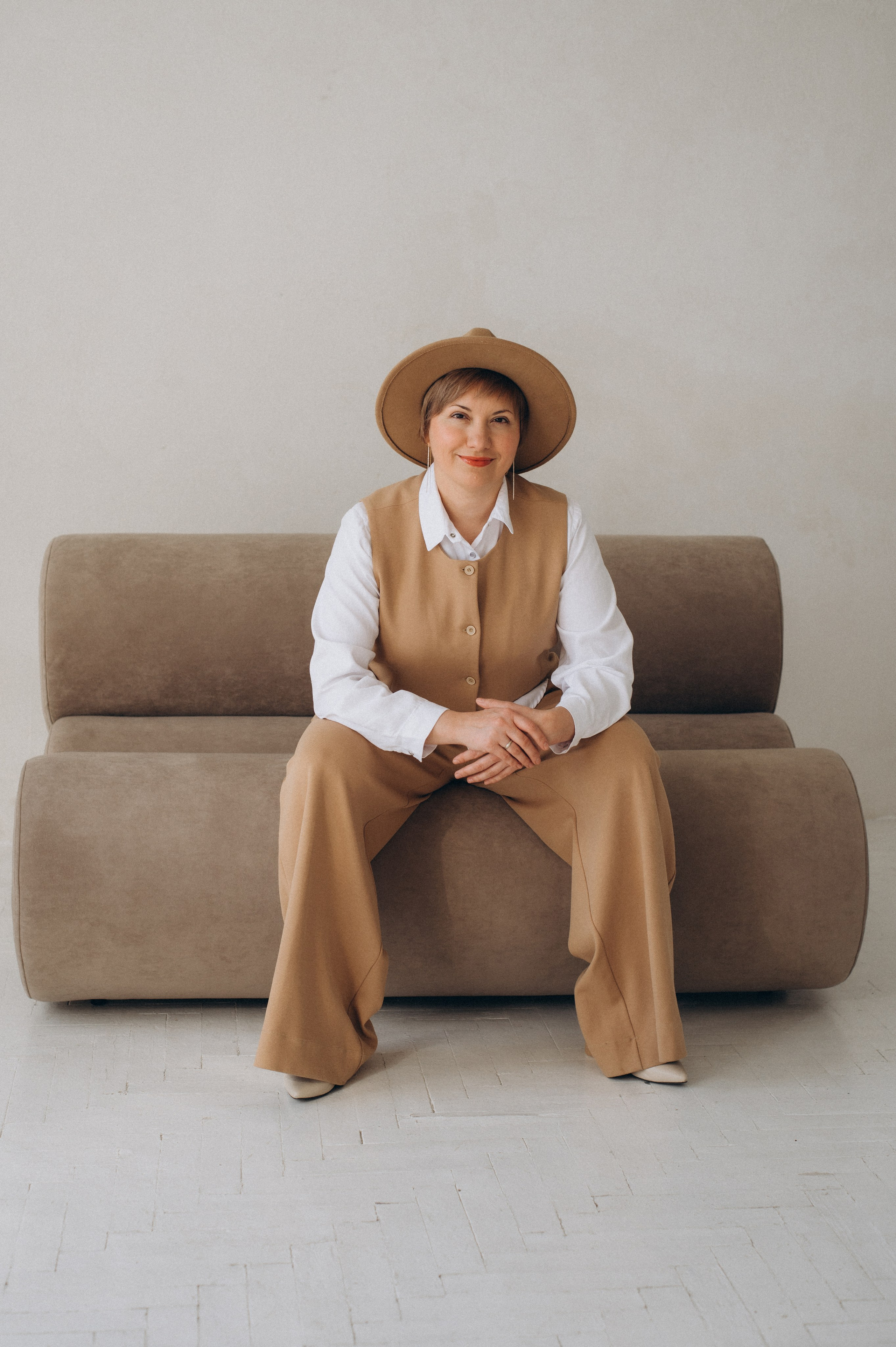 Індивідуальна фотосесія Тернопіль, студійна зйомка Львів, портретний фотограф Тернопіль, контент-фотосесія. Сімейний, дитячий та індивідуальний фотограф в м. Тернопіль, м. Львів