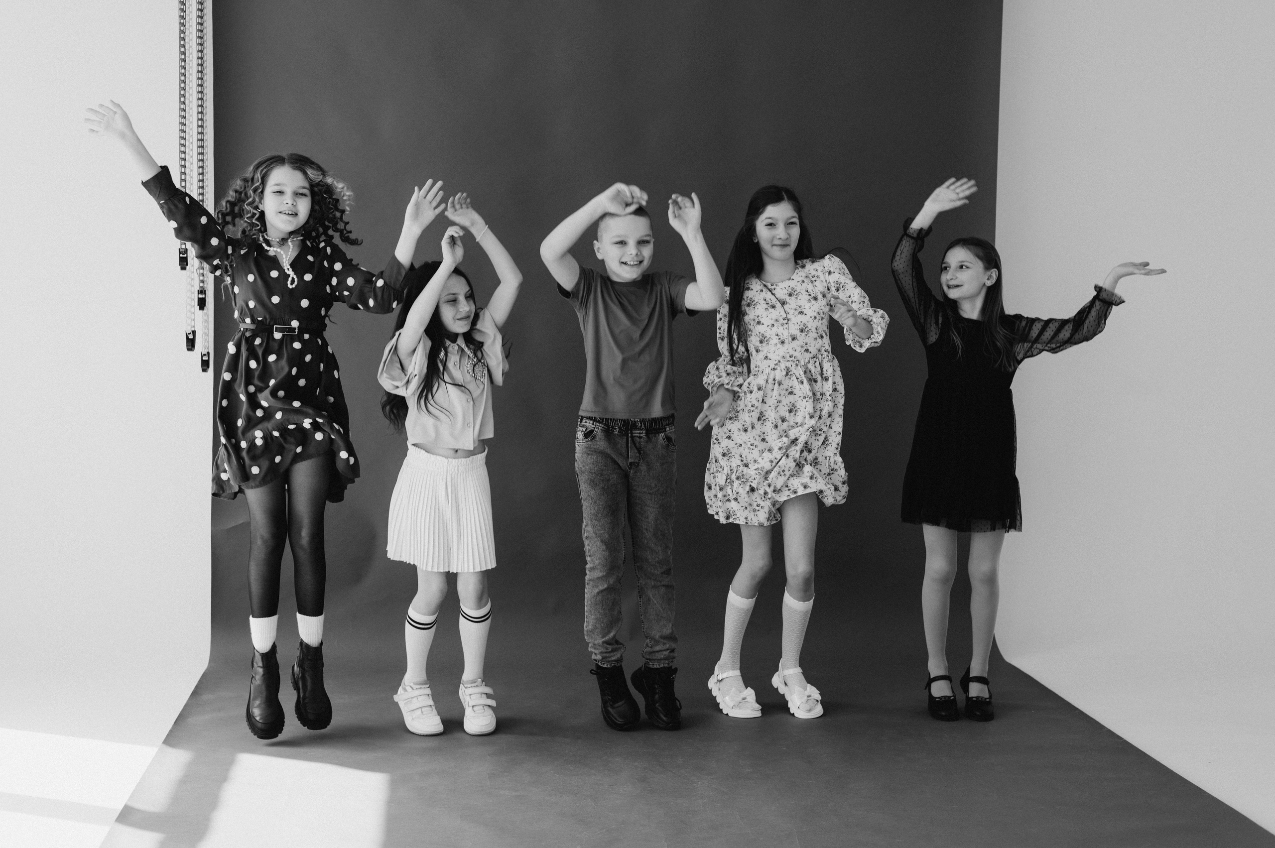 Шкільна фотосесія на віньєтки Тернопіль, шкільні альбоми, фотосесія випускників Тернопіль, випускний альбом, фотограф випускний Тернопіль. Сімейний, дитячий та індивідуальний фотограф в м. Тернопіль, м. Львів