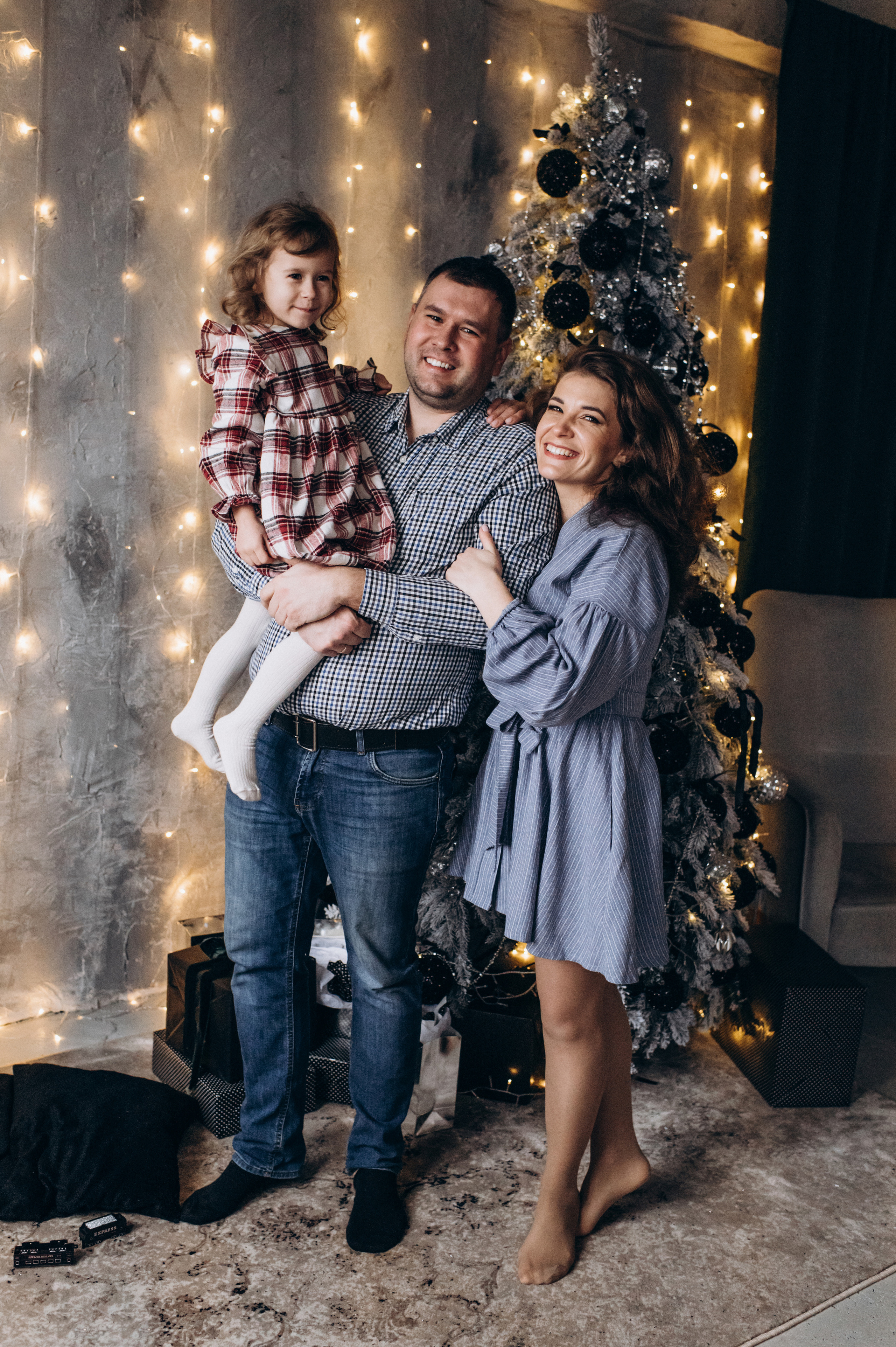 Новорічна сімейна зйомка у студії. Сімейний, дитячий та індивідуальний фотограф в м. Тернопіль, м. Львів