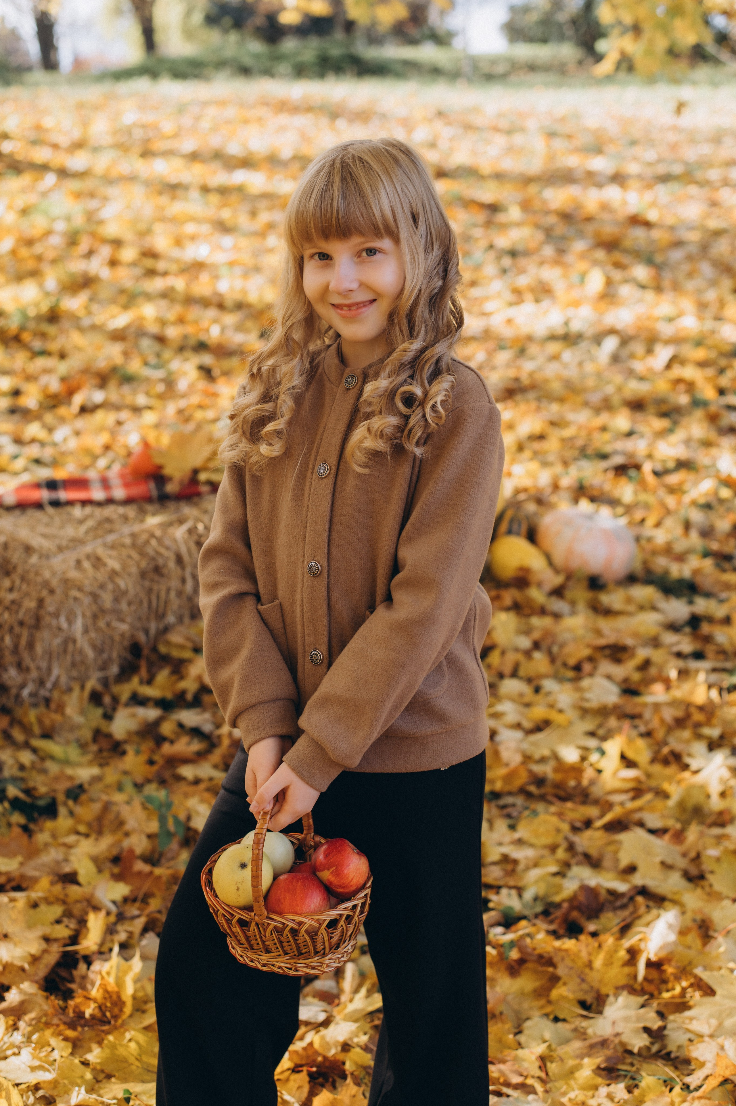 Осіння фотосесія 4 класу на віньєтки, випускні фотоальбоми Тернопіль, фотосесія випускників Тернопіль, шкільний випускний альбом Тернопіль. Сімейний, дитячий та індивідуальний фотограф в м. Тернопіль, м. Львів