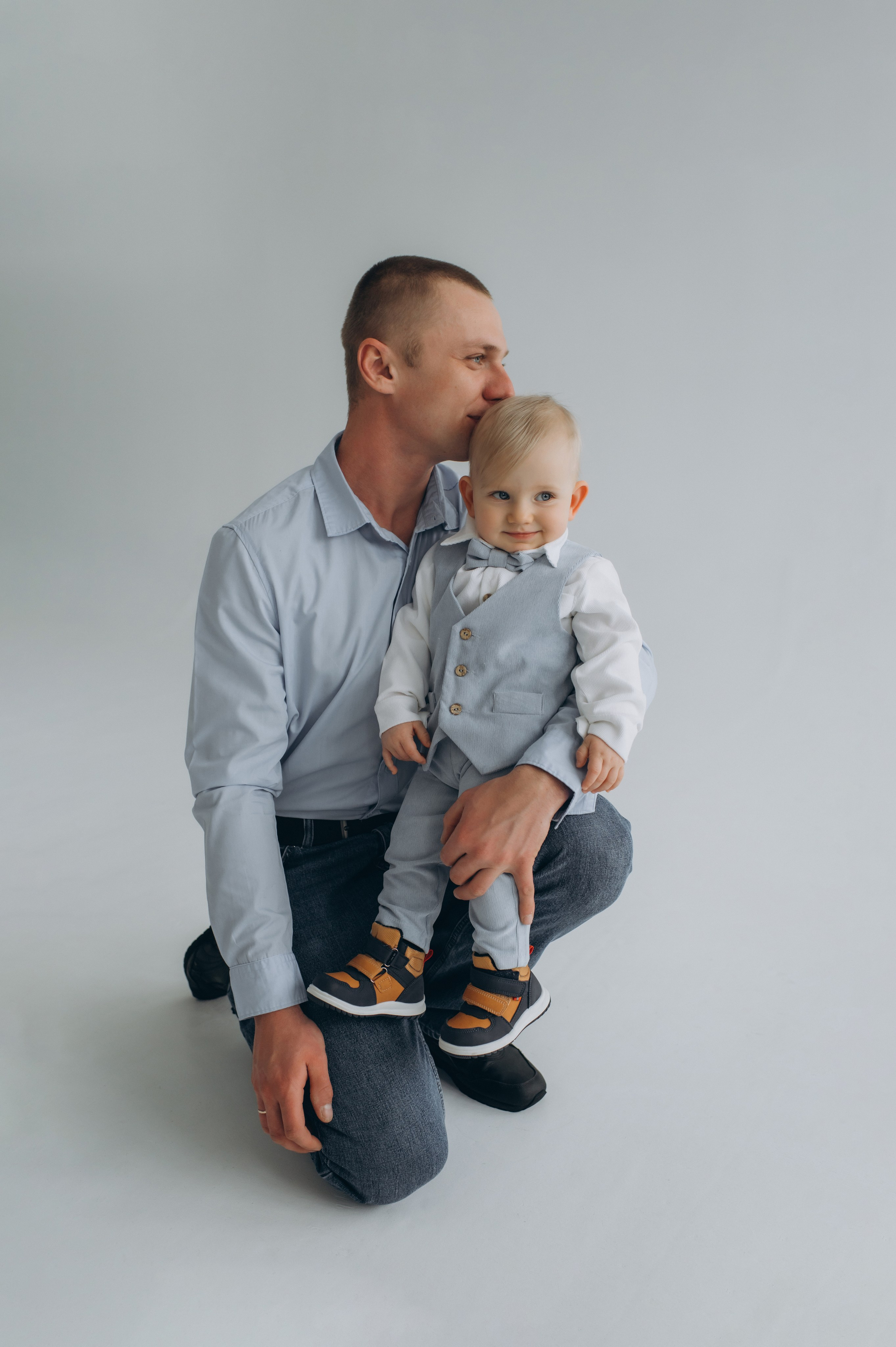 Зйомка дня народження дитини, фотосесія 1 рік Тернопіль, сімейний фотограф Тернопіль, сімейна фотосесія Тернопіль, перший тортик малюка. Сімейний, дитячий та індивідуальний фотограф в м. Тернопіль, м. Львів