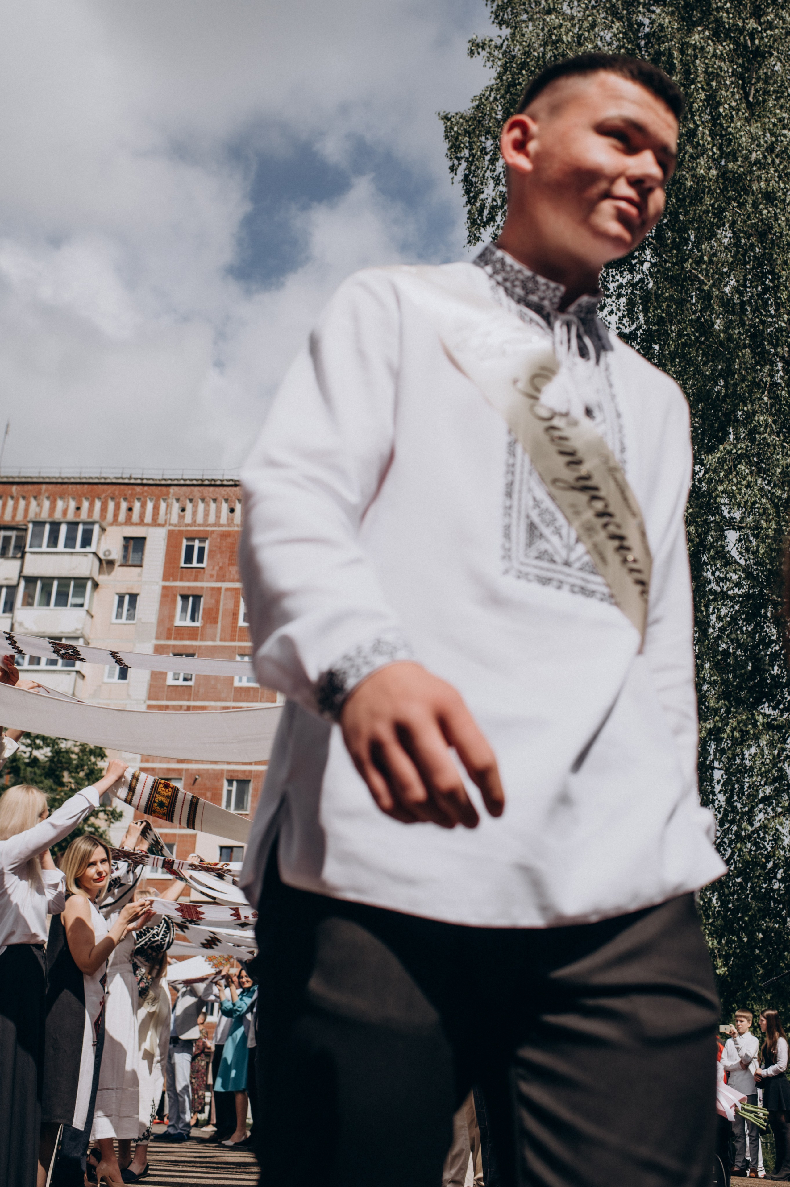 Фотосесія останнього дзвоника, фотосесія випускників Тернопіль, випускний 2024. Сімейний, дитячий та індивідуальний фотограф в м. Тернопіль, м. Львів