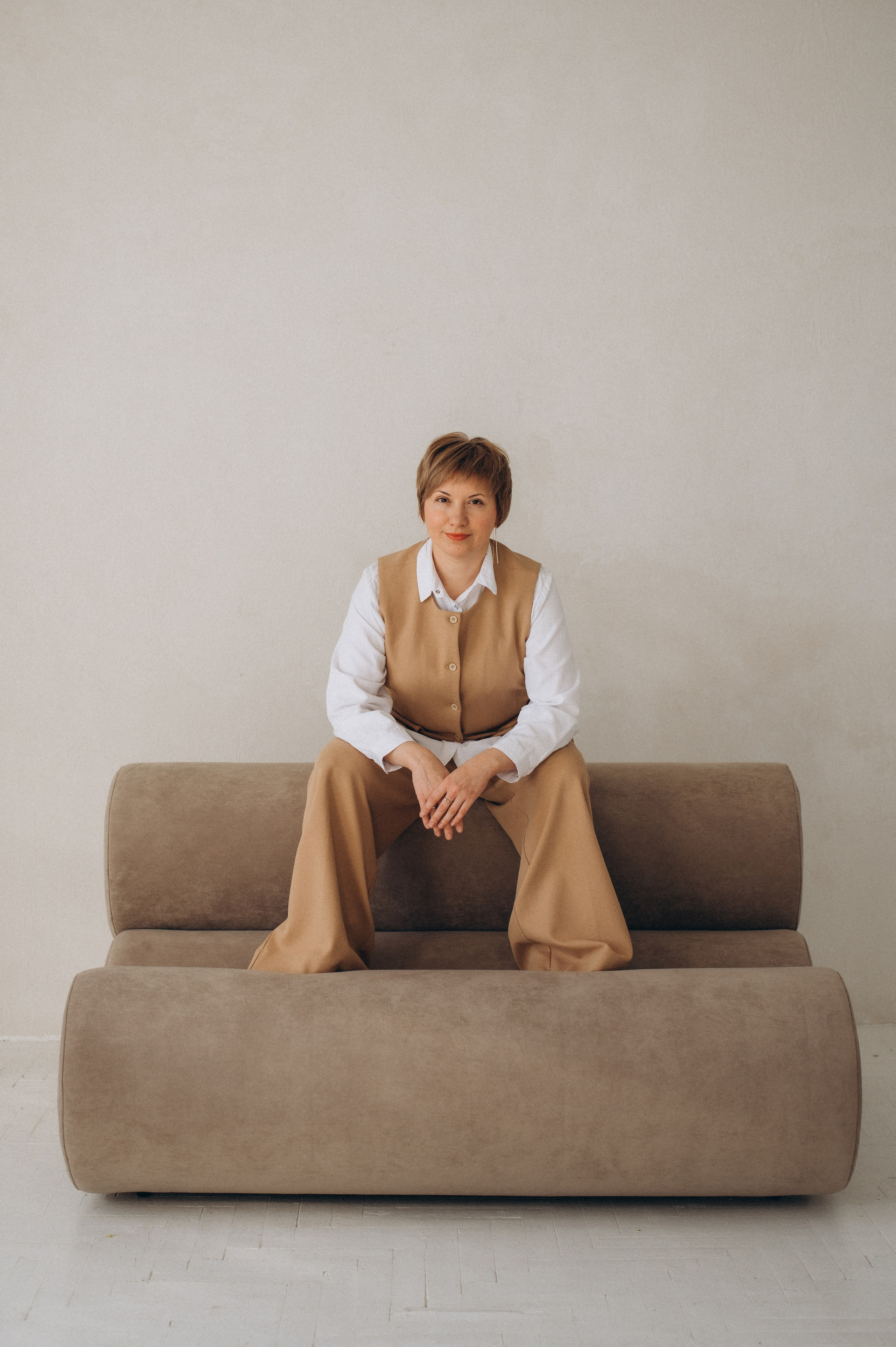 Індивідуальна фотосесія Тернопіль, студійна зйомка Львів, портретний фотограф Тернопіль, контент-фотосесія. Сімейний, дитячий та індивідуальний фотограф в м. Тернопіль, м. Львів