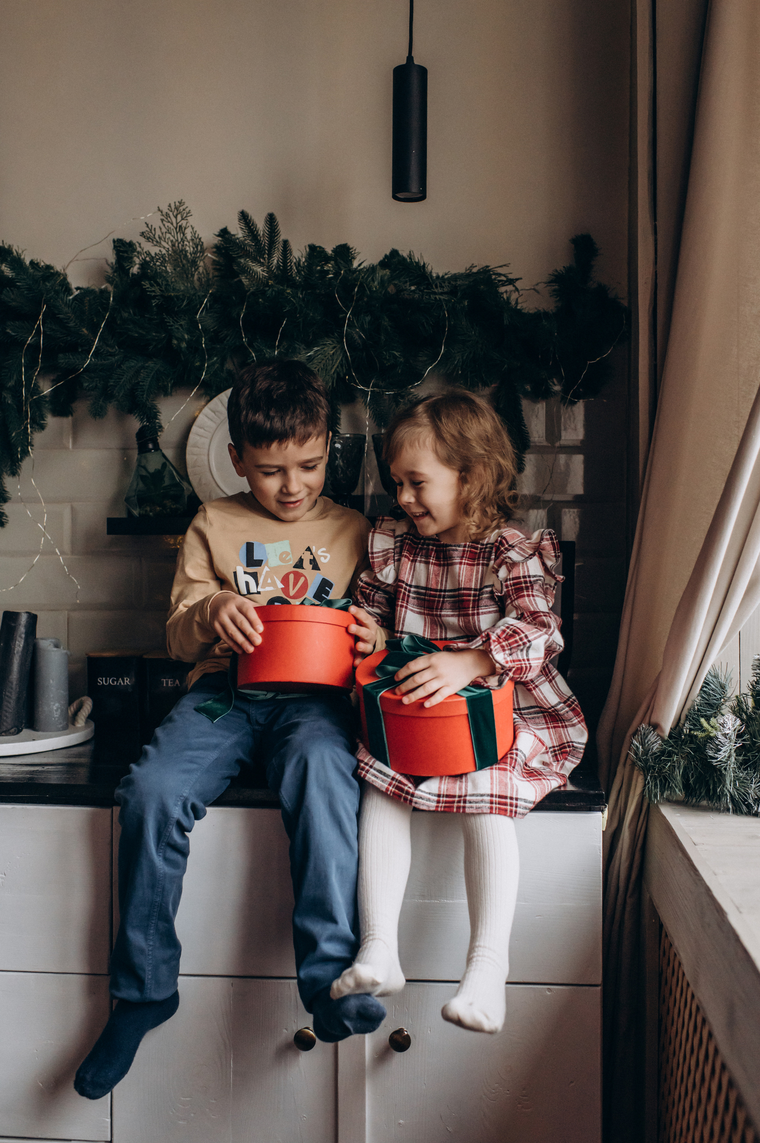 Новорічна сімейна зйомка у студії. Сімейний, дитячий та індивідуальний фотограф в м. Тернопіль, м. Львів