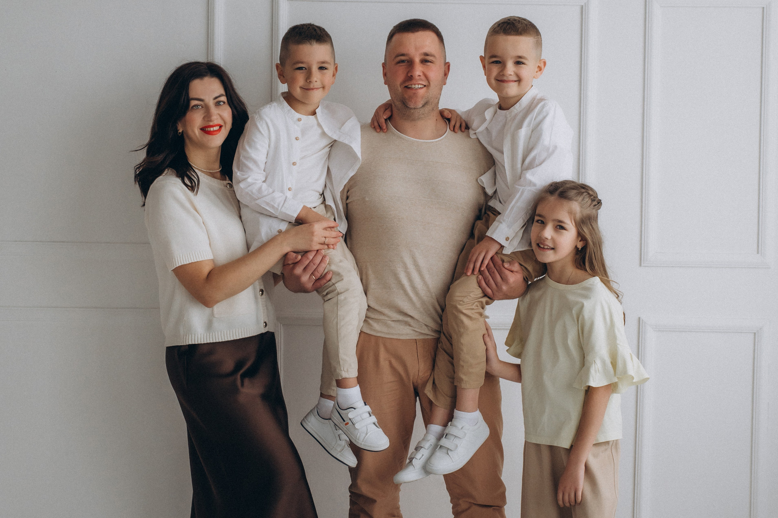 Сімейна фотосесія Тернопіль, сімейний фотограф Тернопіль Львів, зйомка дітей, портретний фотограф Тернопіль, фотосесія Причастя у студії. Сімейний, дитячий та індивідуальний фотограф в м. Тернопіль, м. Львів