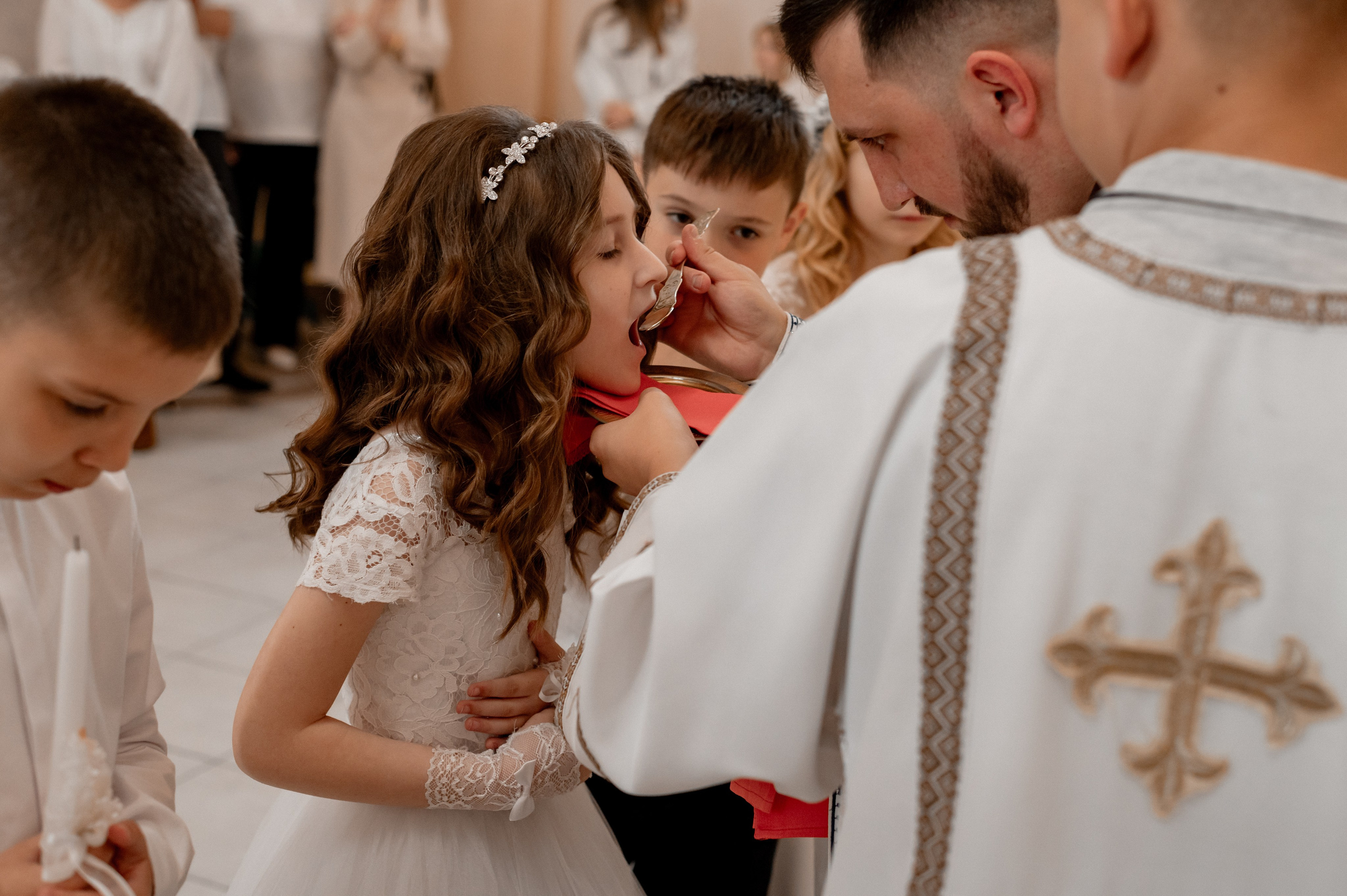 Фотосесія Першого Причастя Тернопіль, зйомка Причастя Тернопіль, Таїнство Першого Причастя Тернопіль, Катедра Причастя Тернопіль. Сімейний, дитячий та індивідуальний фотограф в м. Тернопіль, м. Львів