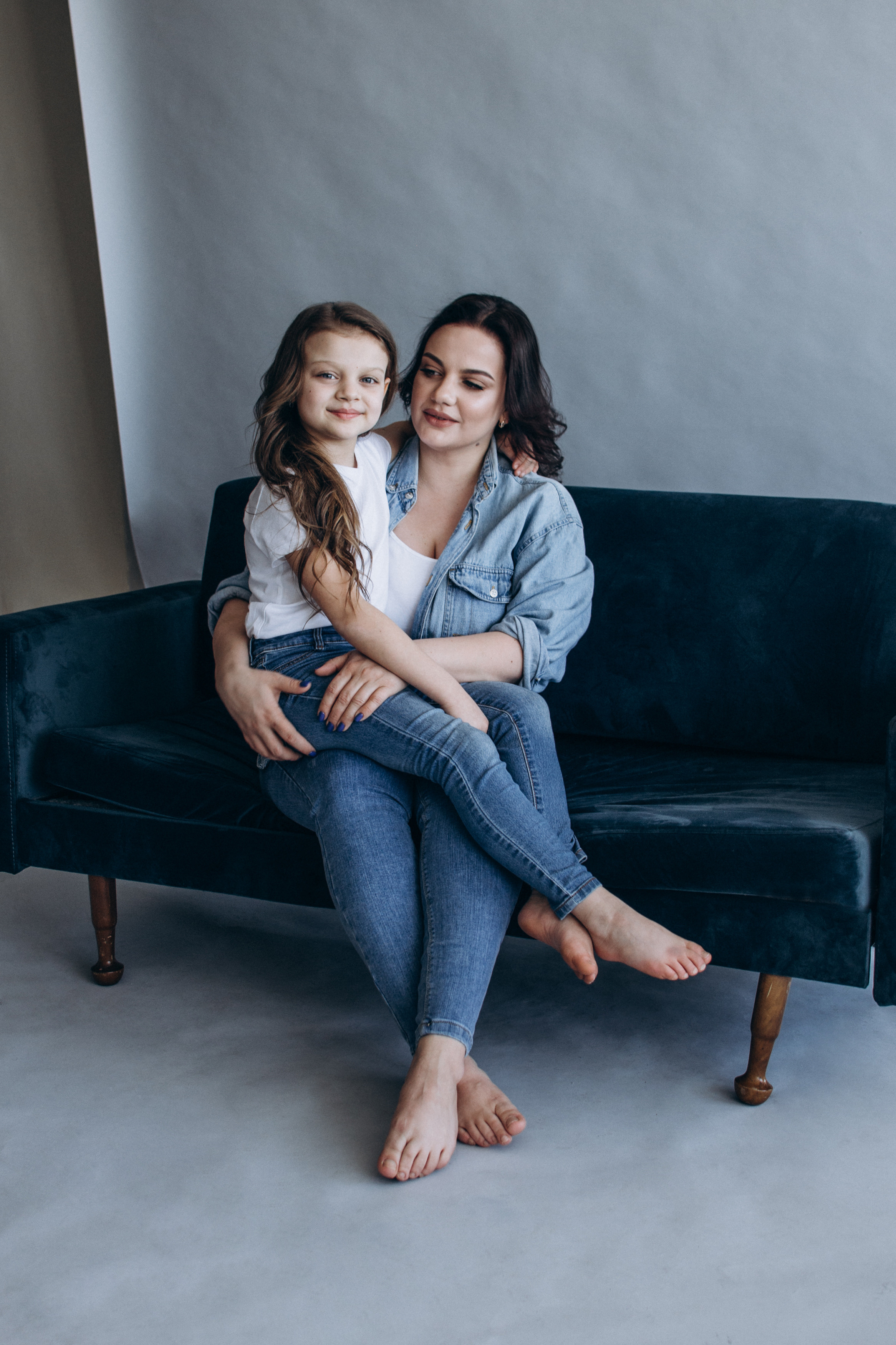 Мама і донечка. Студійна сімейна фотосесія. Сімейний, дитячий та індивідуальний фотограф в м. Тернопіль, м. Львів