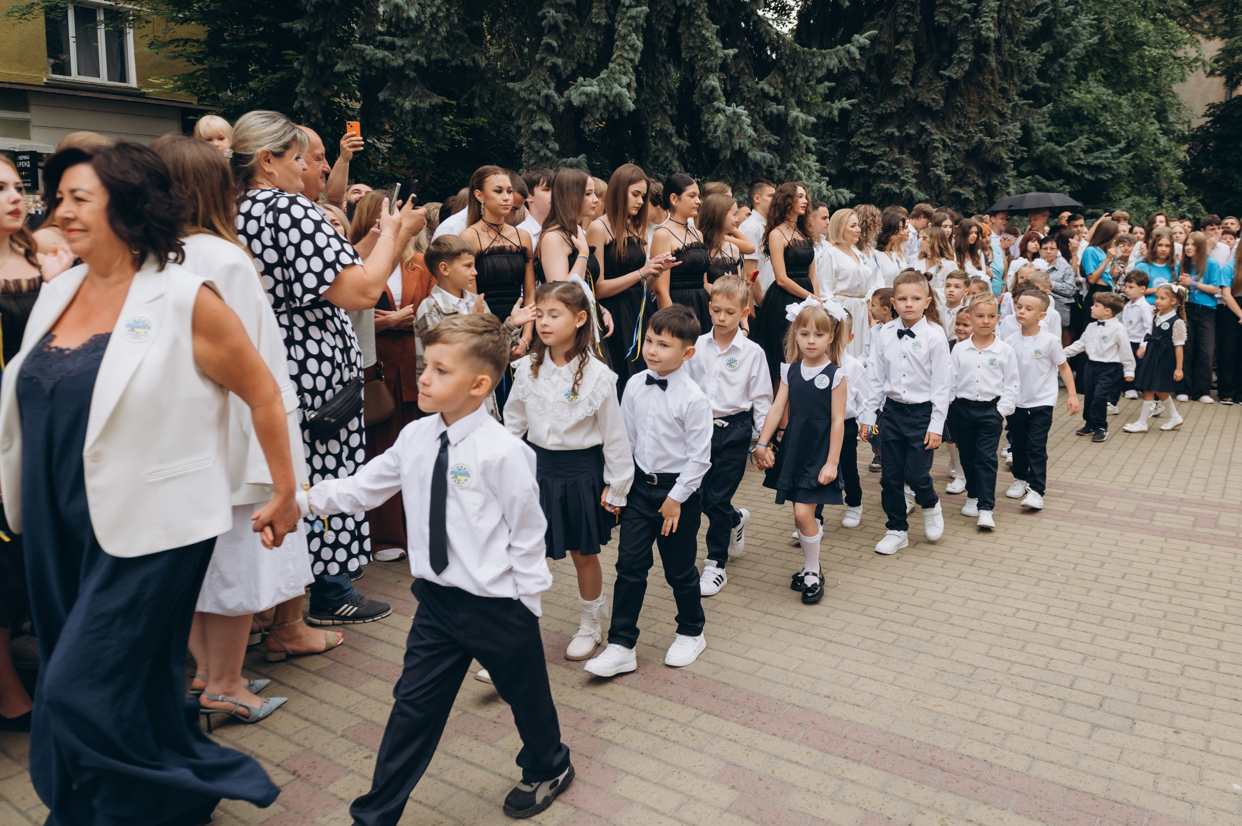 Перший дзвоник у Тернополі, фотосесія першокласників