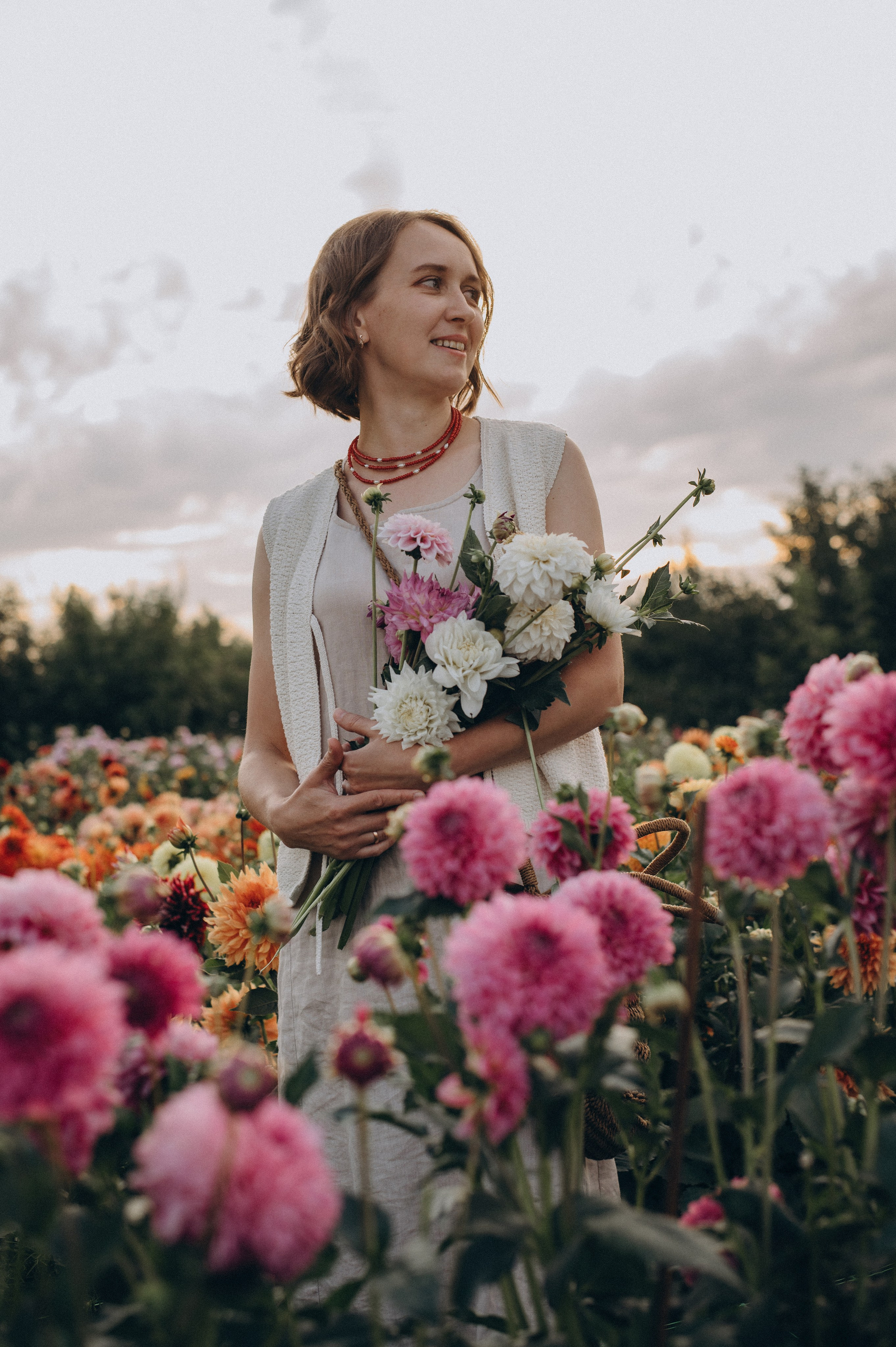 Сімейна фотосесія мами і доньки, сімейний фотограф Тернопіль, портретний фотограф, сімейна фотосесія Тернопіль, фотосесія в жоржинах. Сімейний, дитячий та індивідуальний фотограф в м. Тернопіль, м. Львів