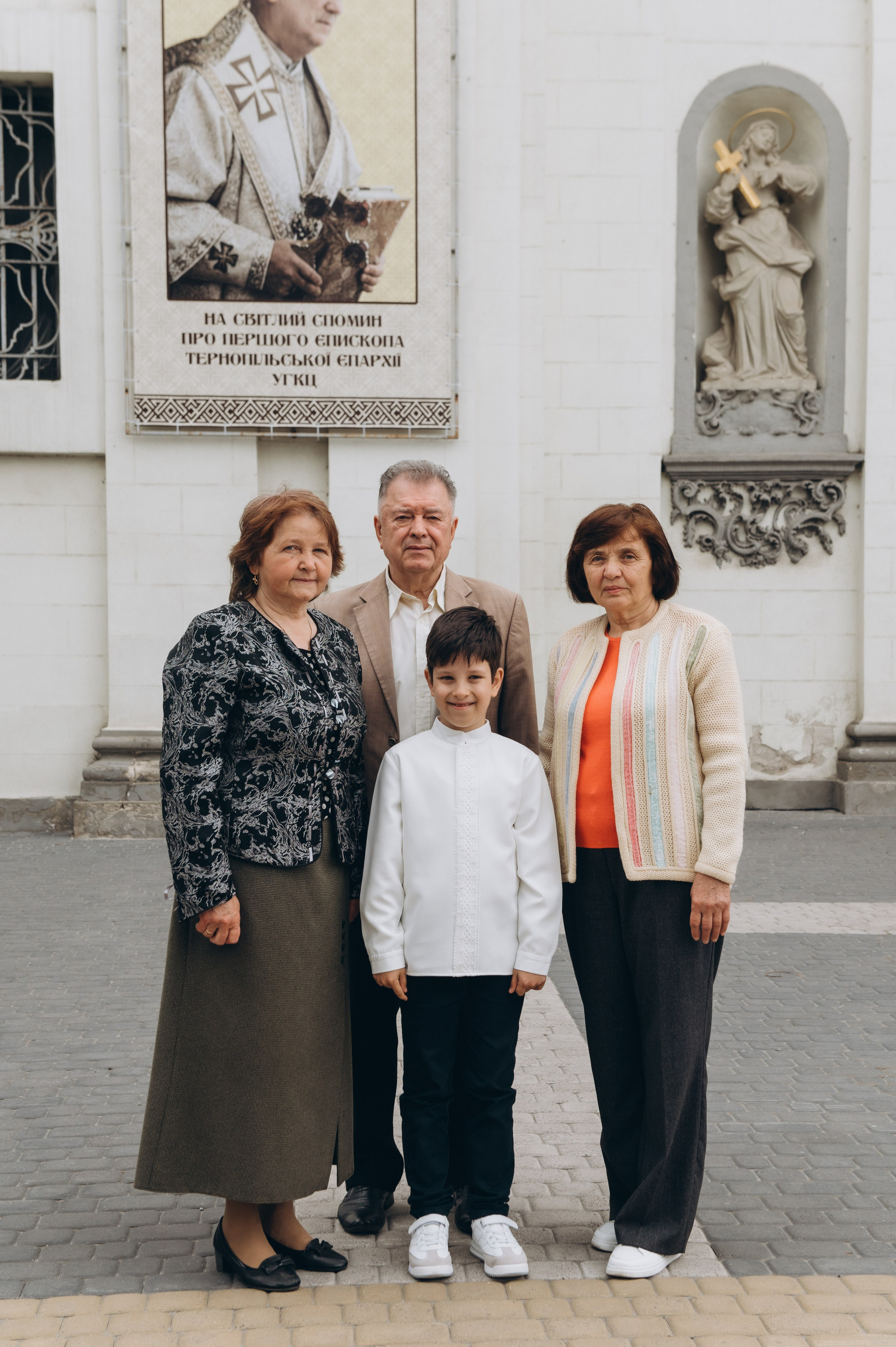 Фотосесія Першого Причастя Тернопіль, фотосесія Причастя Тернопіль, Таїнство Першого Причастя Тернопіль, Катедра Причастя Тернопіль. Сімейний, дитячий та індивідуальний фотограф в м. Тернопіль, м. Львів