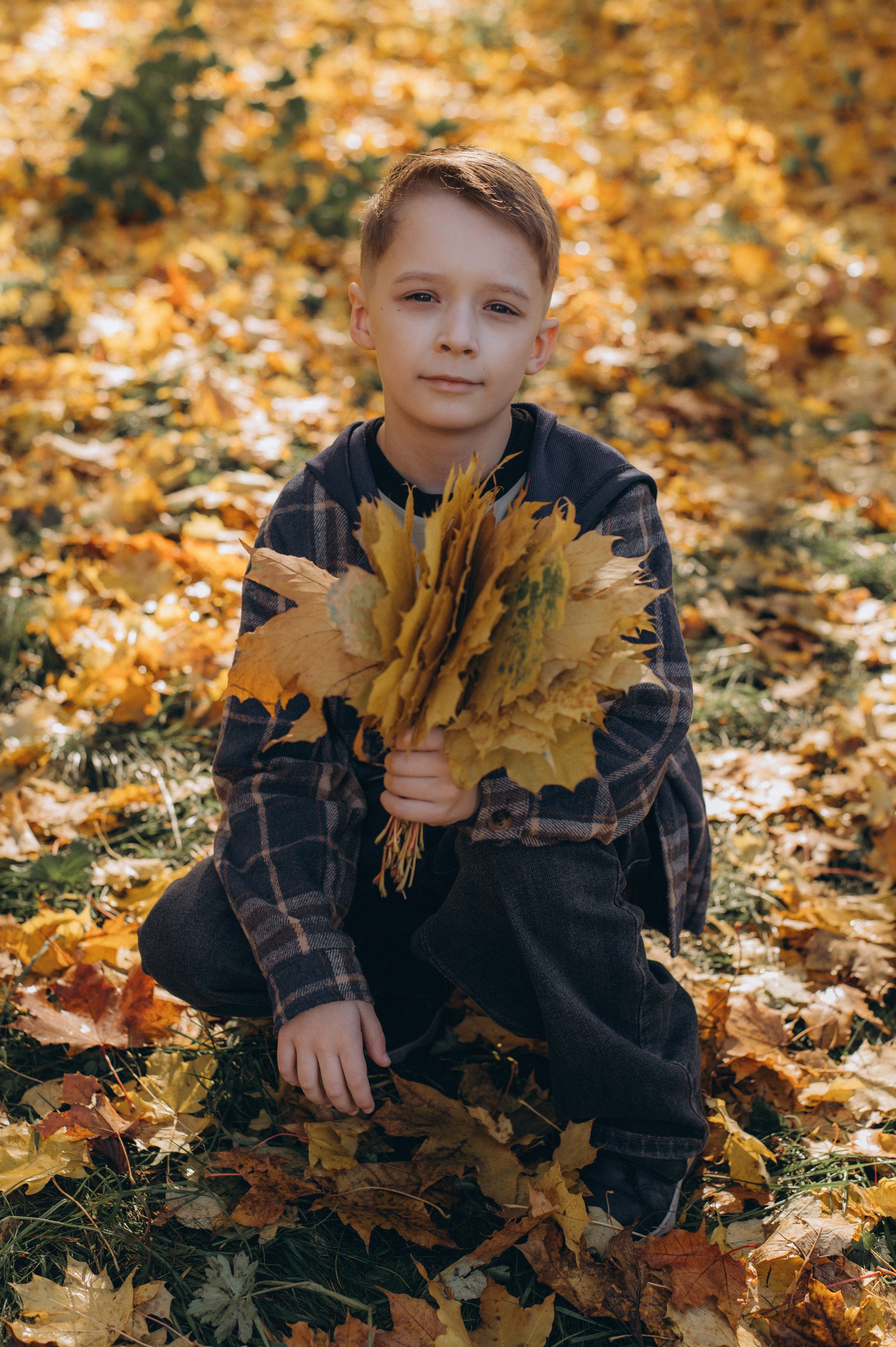 Осіння фотосесія 4 класу на віньєтки, випускні фотоальбоми Тернопіль, фотосесія випускників Тернопіль, шкільний випускний альбом Тернопіль. Сімейний, дитячий та індивідуальний фотограф в м. Тернопіль, м. Львів