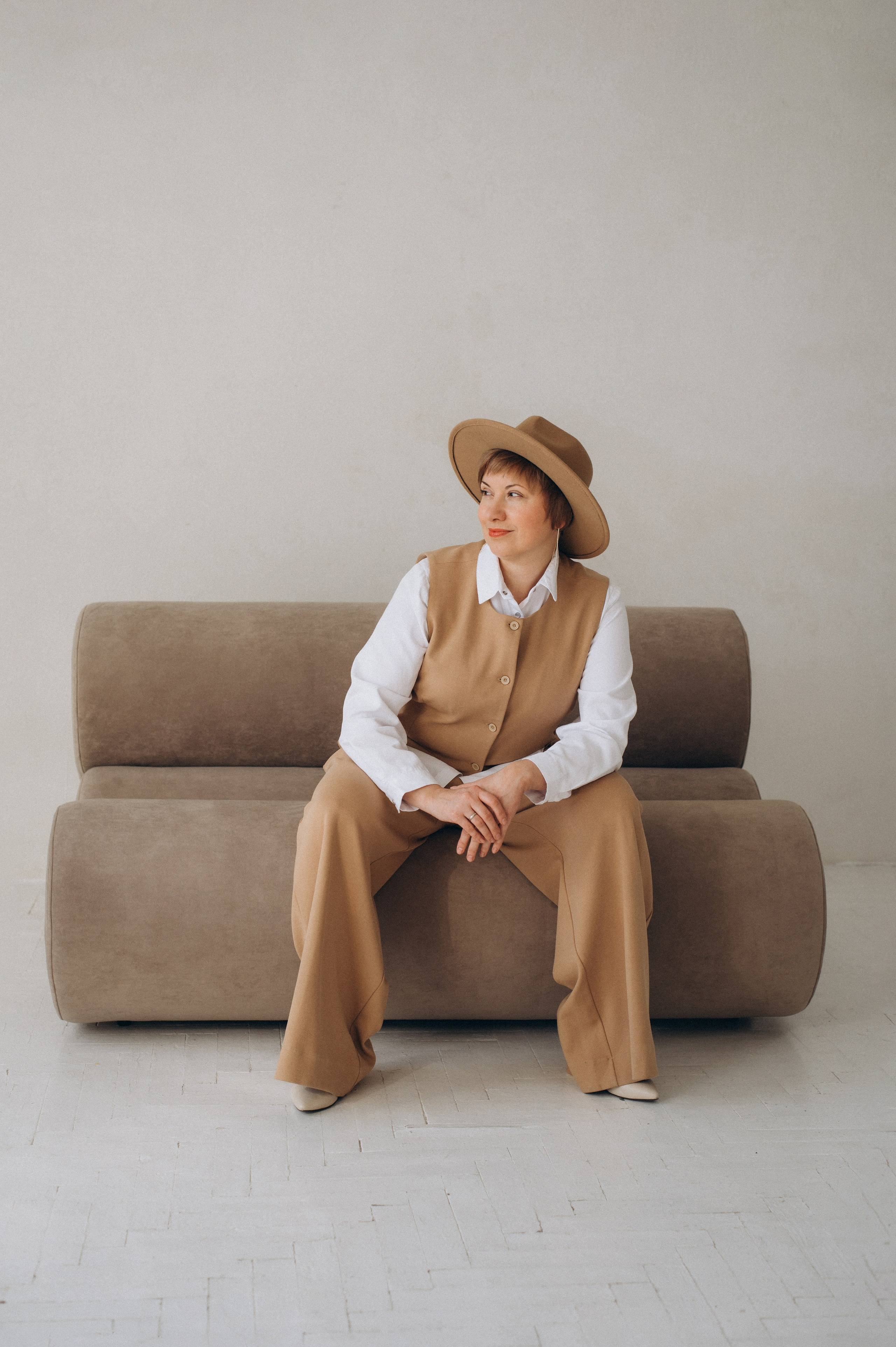 Індивідуальна фотосесія Тернопіль, студійна зйомка Львів, портретний фотограф Тернопіль, контент-фотосесія. Сімейний, дитячий та індивідуальний фотограф в м. Тернопіль, м. Львів