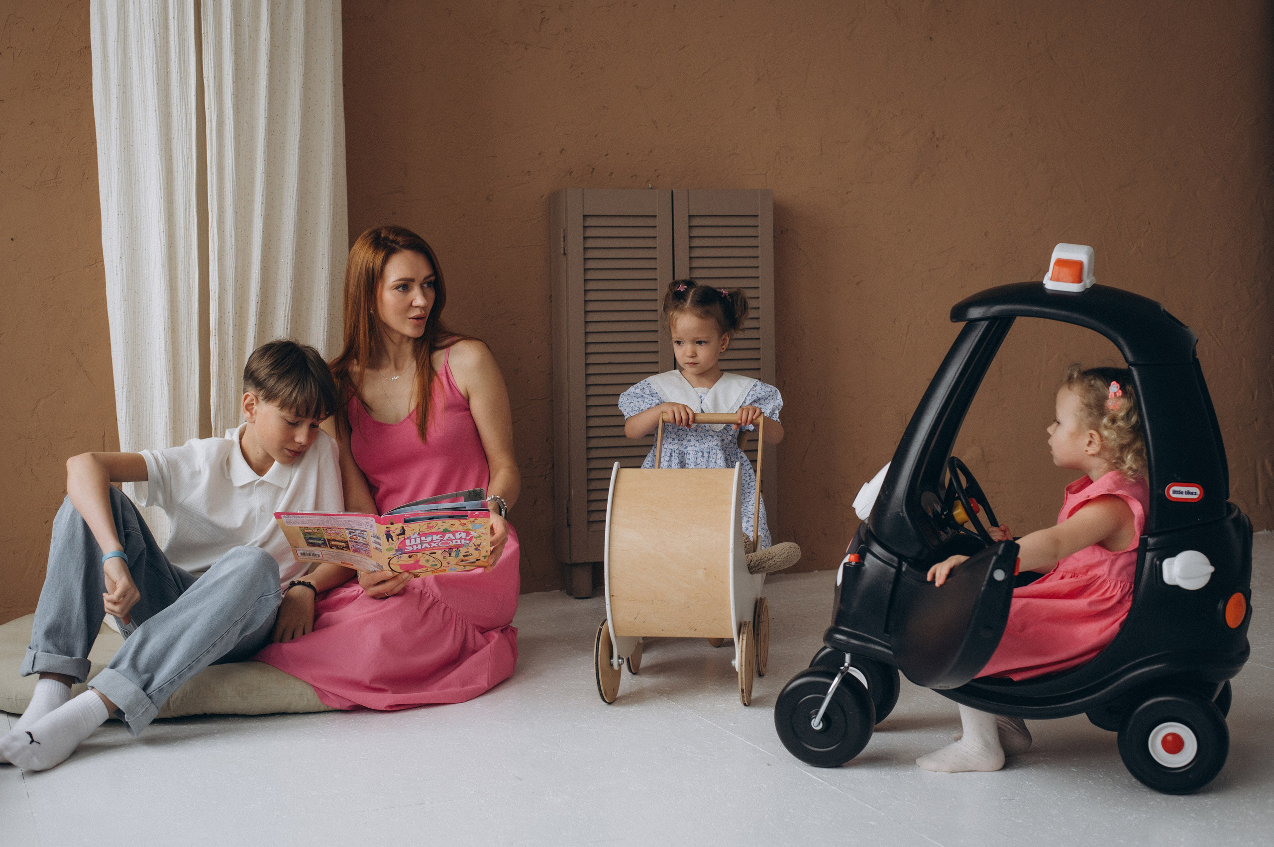 Сімейна фотосесія Тернопіль, сімейний фотограф Тернопіль, фотосесія у студії Тернопіль, дитячий фотограф, портретний фотограф Тернопіль. Сімейний, дитячий та індивідуальний фотограф в м. Тернопіль, м. Львів