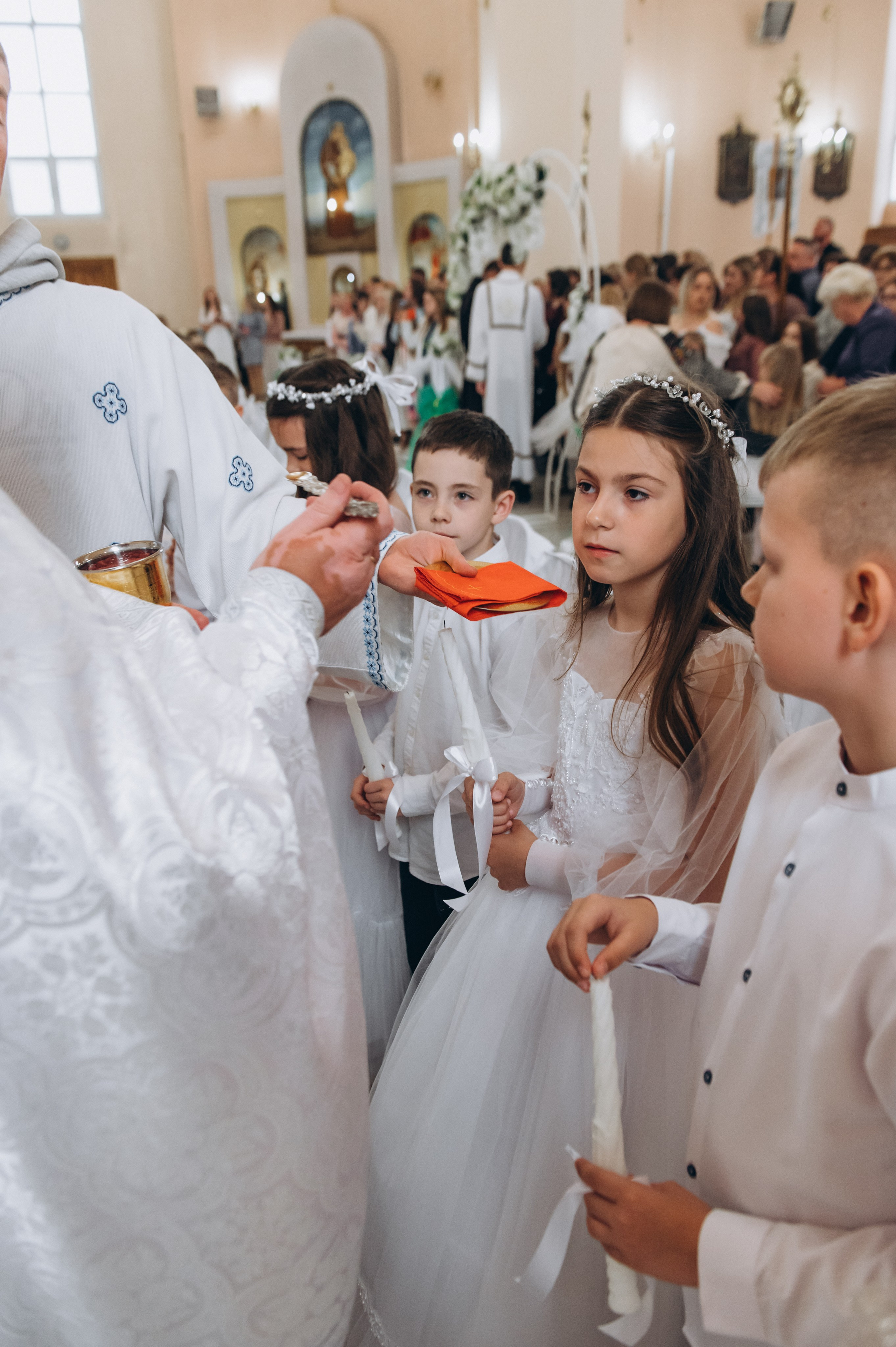 Фотосесія Причастя Тернопіль, зйомка Причастя, фотограф на Причастя Тернопіль, Причастя Львів, церква Петра і Павла. Сімейний, дитячий та індивідуальний фотограф в м. Тернопіль, м. Львів
