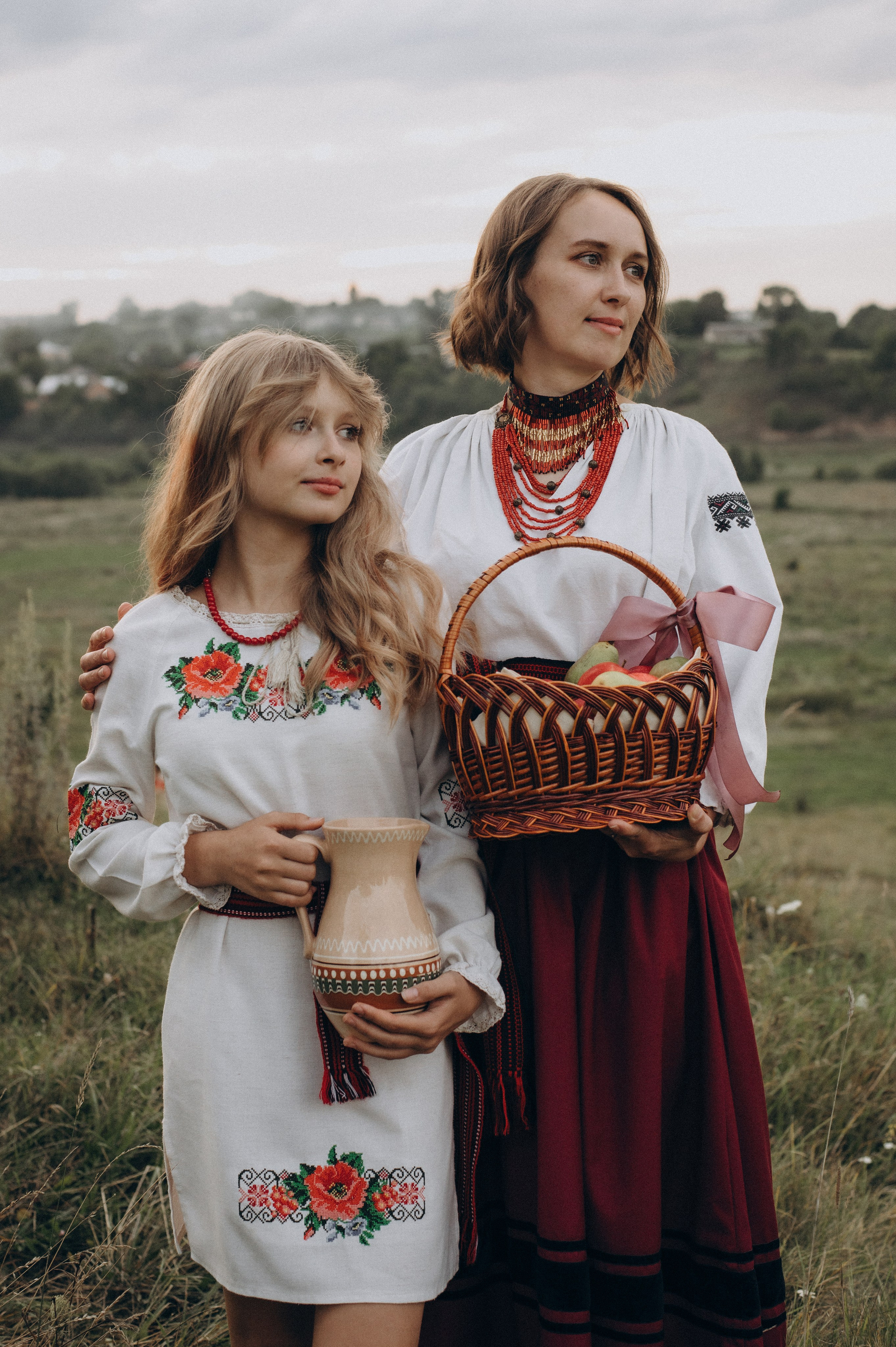 Сімейна фотосесія мами і доньки, сімейний фотограф Тернопіль, портретний фотограф, сімейна фотосесія Тернопіль, фотосесія в жоржинах. Сімейний, дитячий та індивідуальний фотограф в м. Тернопіль, м. Львів