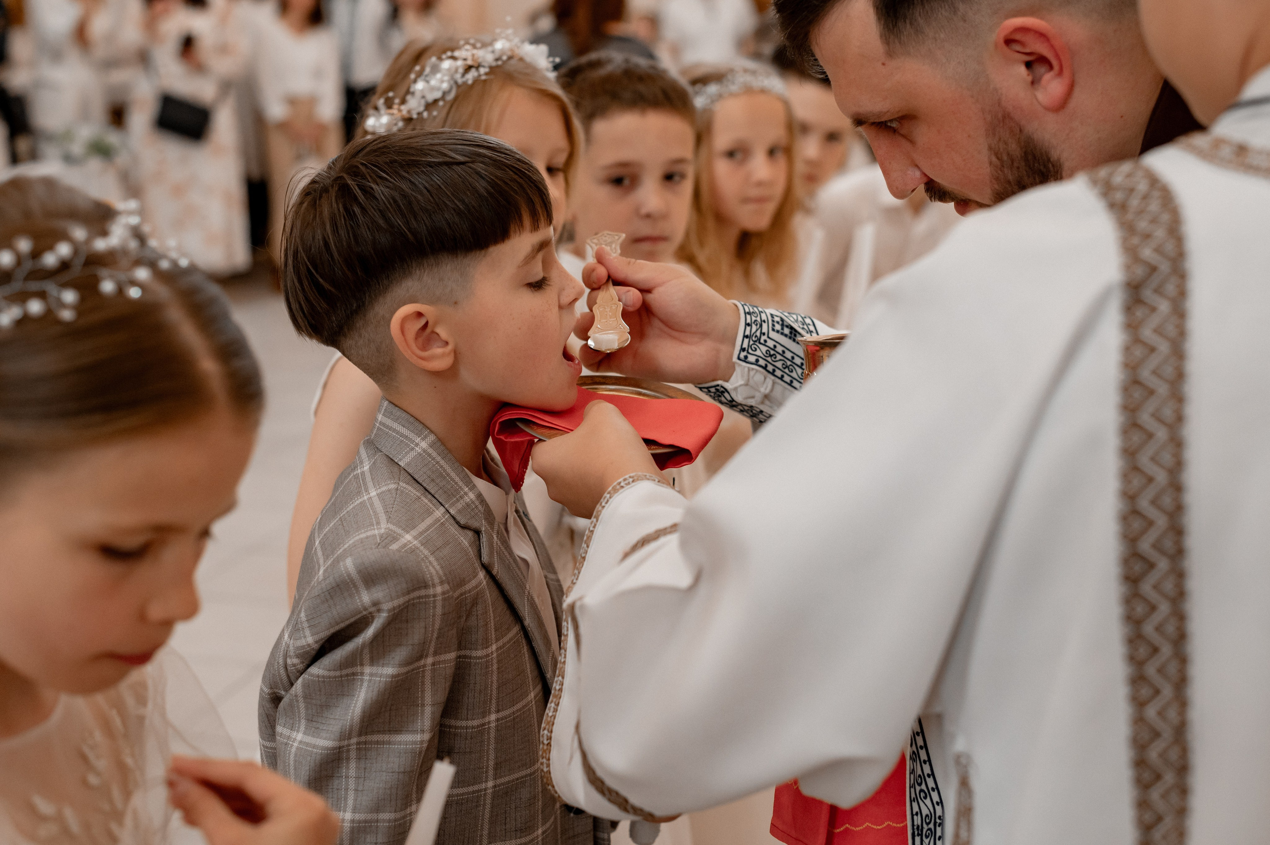 Фотосесія Першого Причастя Тернопіль, зйомка Причастя Тернопіль, Таїнство Першого Причастя Тернопіль, Катедра Причастя Тернопіль. Сімейний, дитячий та індивідуальний фотограф в м. Тернопіль, м. Львів