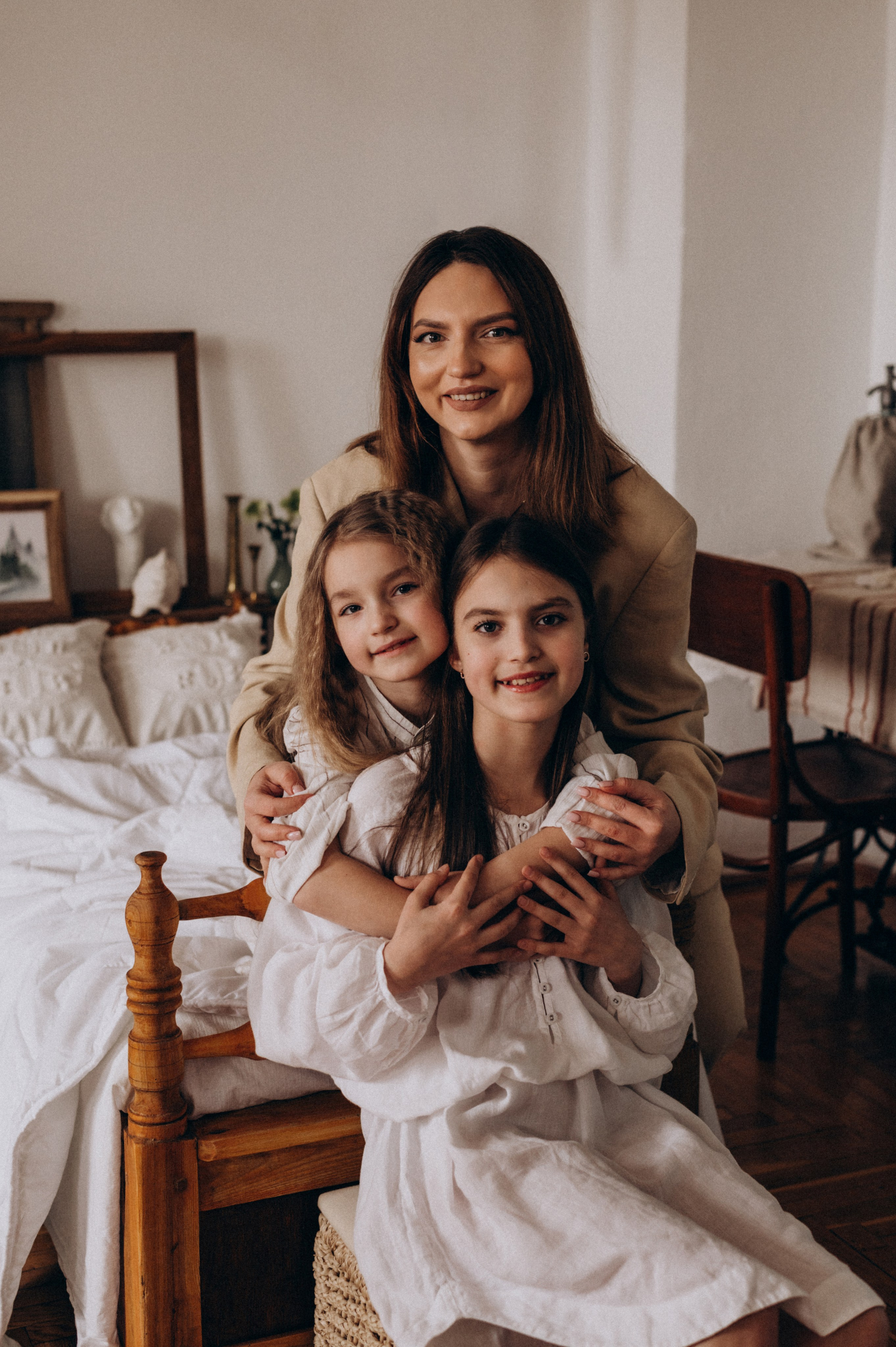 Сімейна фотосесія мами і донечок, зйомка Тернопіль Львів етностиль. Сімейний, дитячий та індивідуальний фотограф в м. Тернопіль, м. Львів