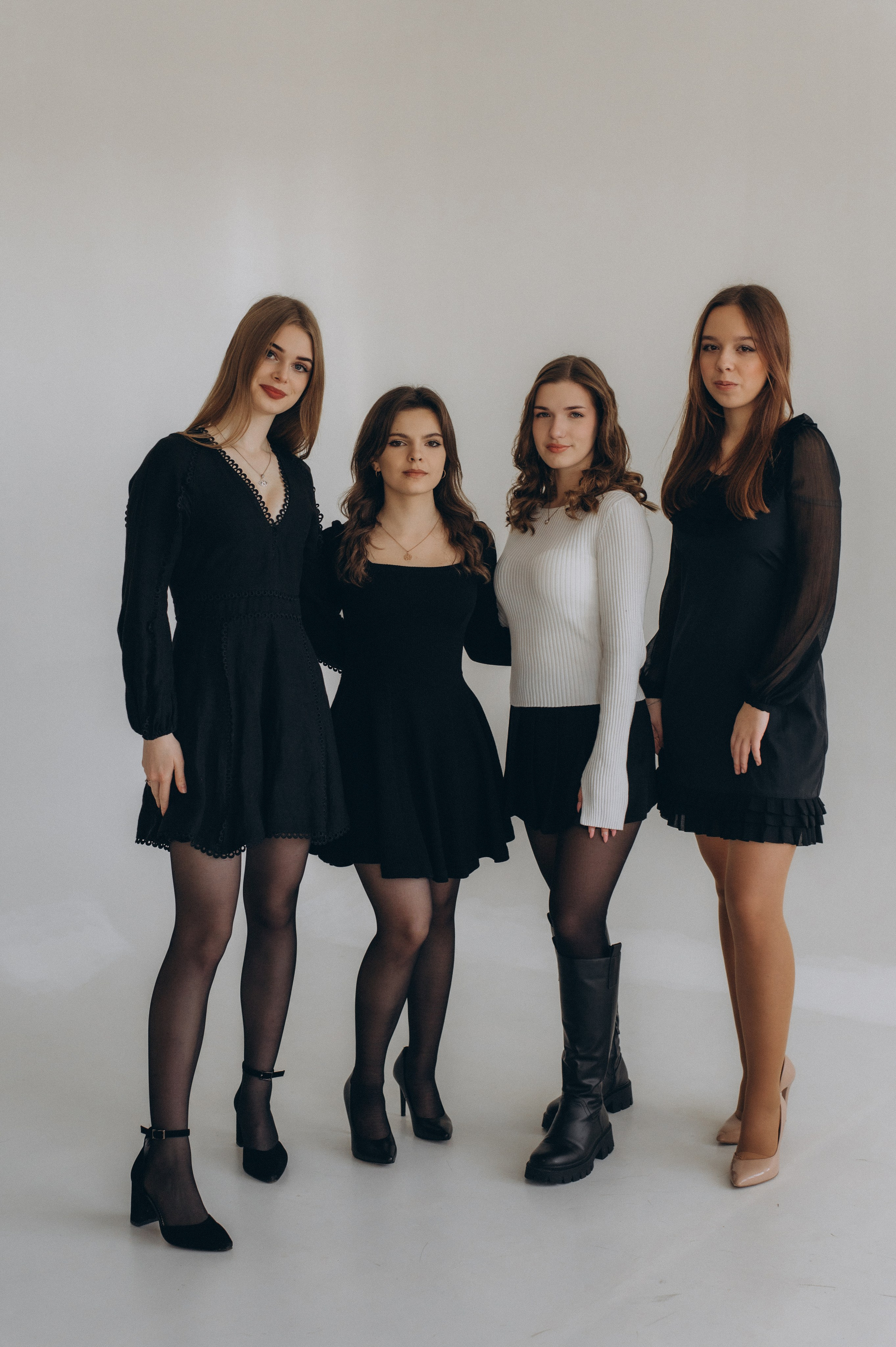 Фотосесія випускників, фотосесія на віньєтки Тернопіль, випускники Тернопіль, випуск 2025. Сімейний, дитячий та індивідуальний фотограф в м. Тернопіль, м. Львів