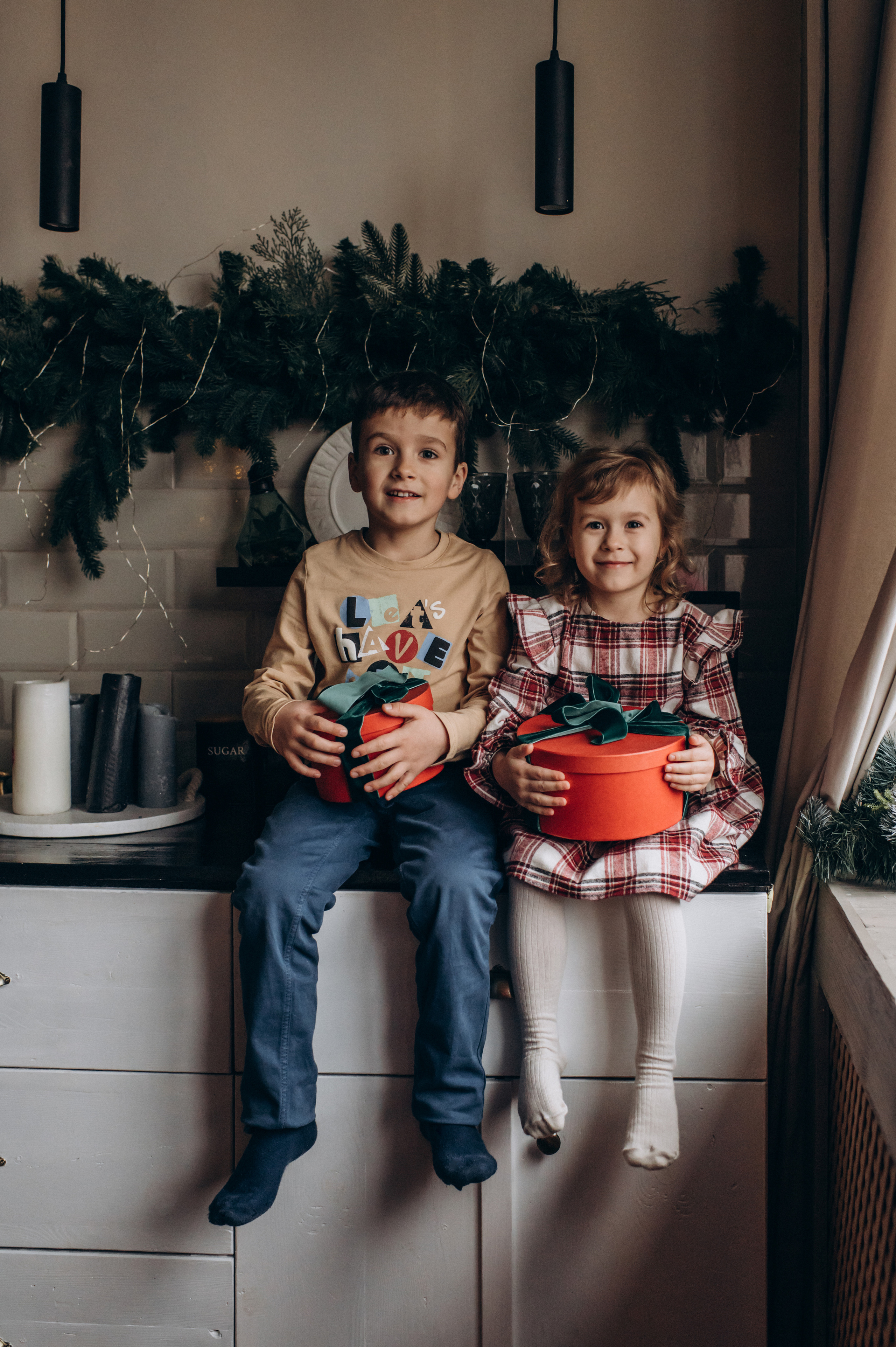 Новорічна сімейна зйомка у студії. Сімейний, дитячий та індивідуальний фотограф в м. Тернопіль, м. Львів