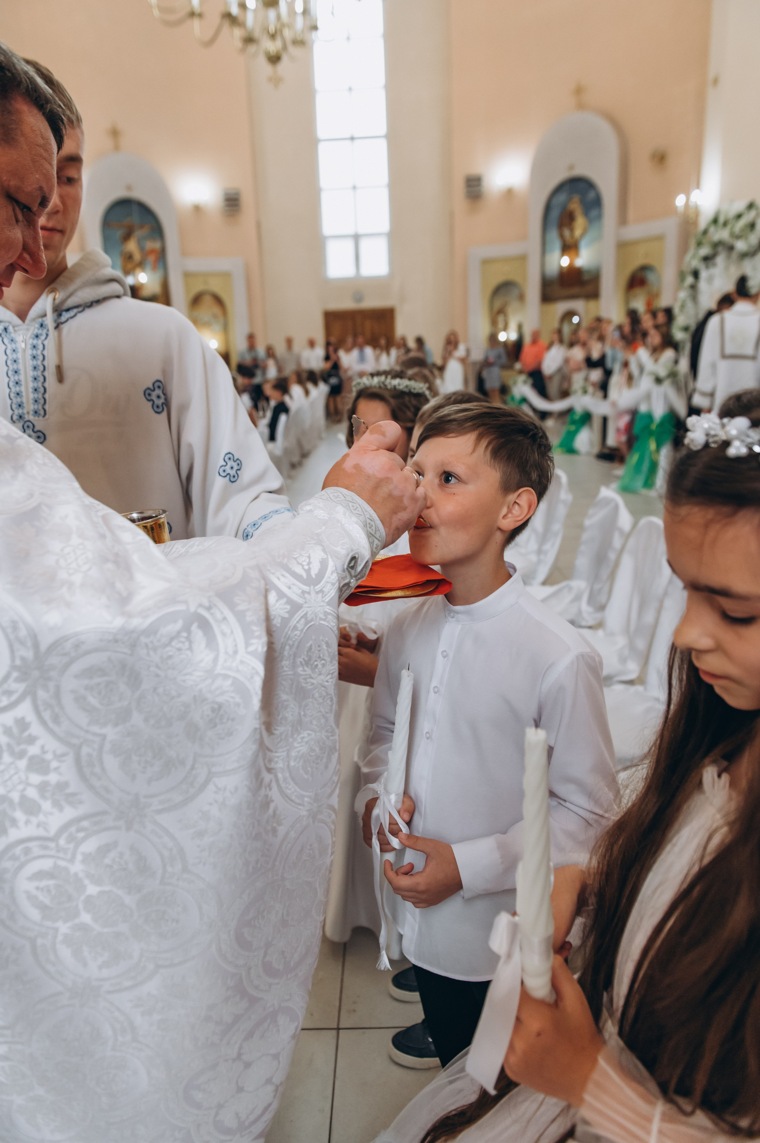 Фотосесія Причастя Тернопіль, зйомка Причастя, фотограф на Причастя Тернопіль, Причастя Львів, церква Петра і Павла. Сімейний, дитячий та індивідуальний фотограф в м. Тернопіль, м. Львів