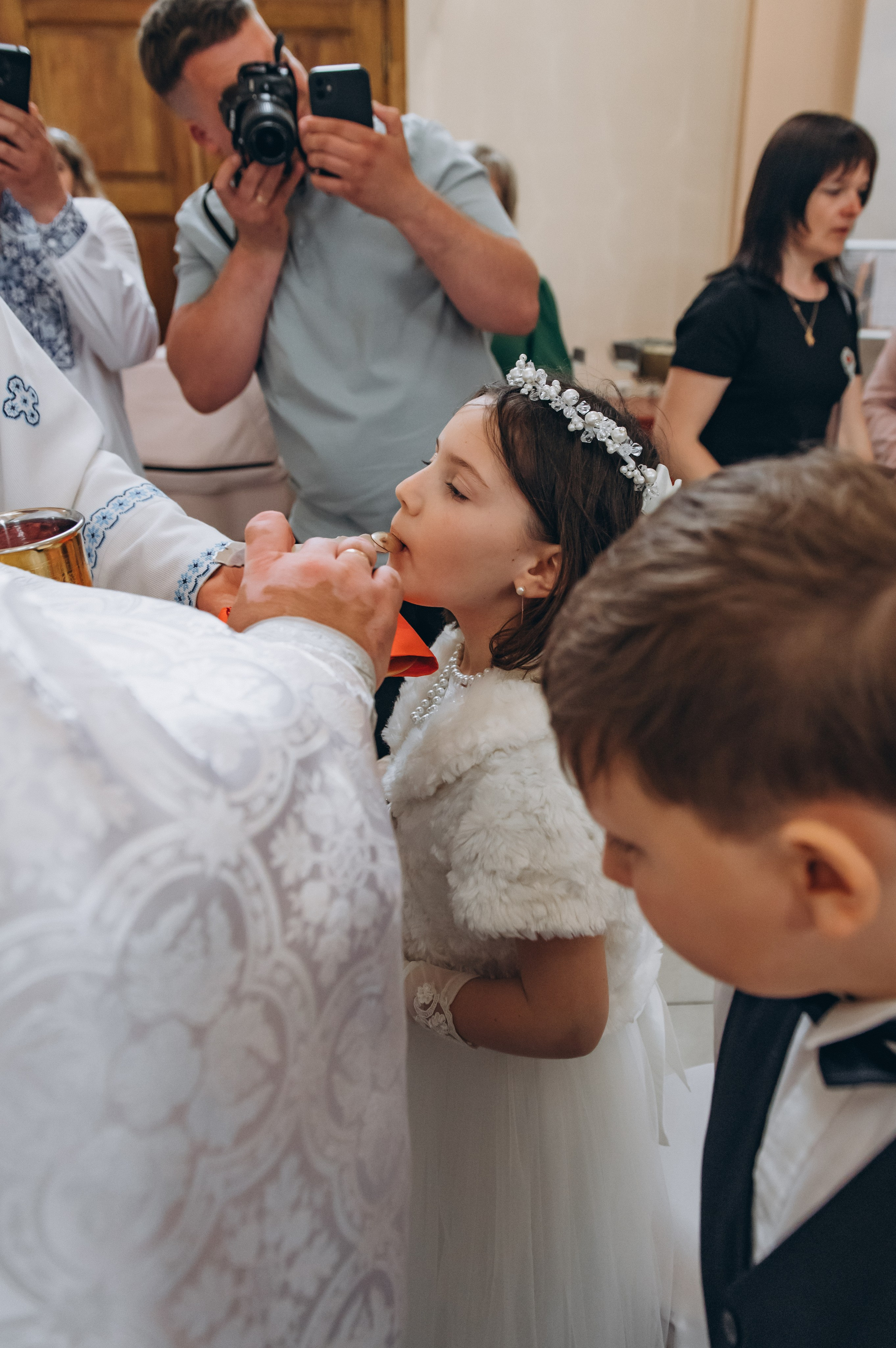 Фотосесія Причастя Тернопіль, зйомка Причастя, фотограф на Причастя Тернопіль, Причастя Львів, церква Петра і Павла. Сімейний, дитячий та індивідуальний фотограф в м. Тернопіль, м. Львів